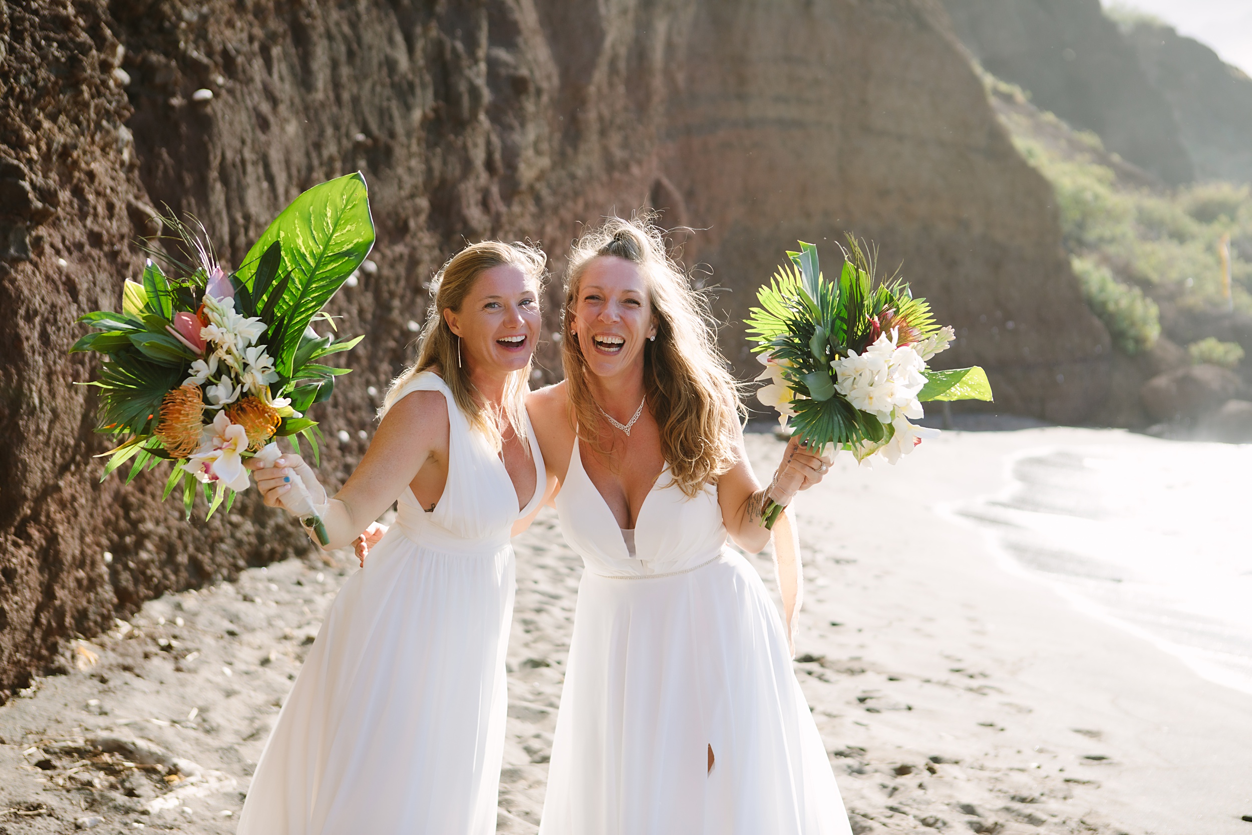 Christie-and-Patti-117 Unforgettable Hawaii Adventure Elopement with Underwater Scuba Session