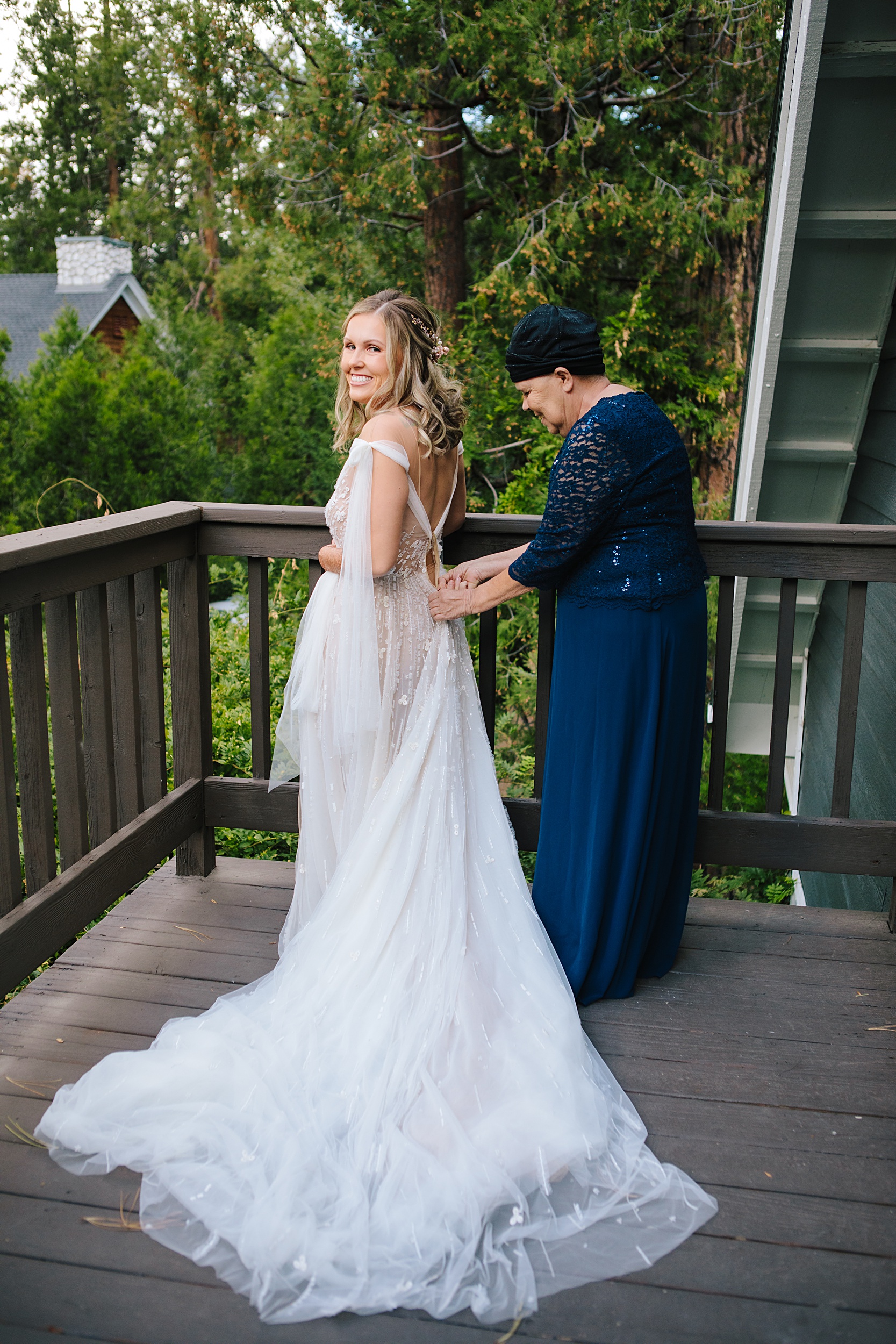 Rachelle-and-Steven-17 Romantic Idyllwild Forest Elopement with Family￼