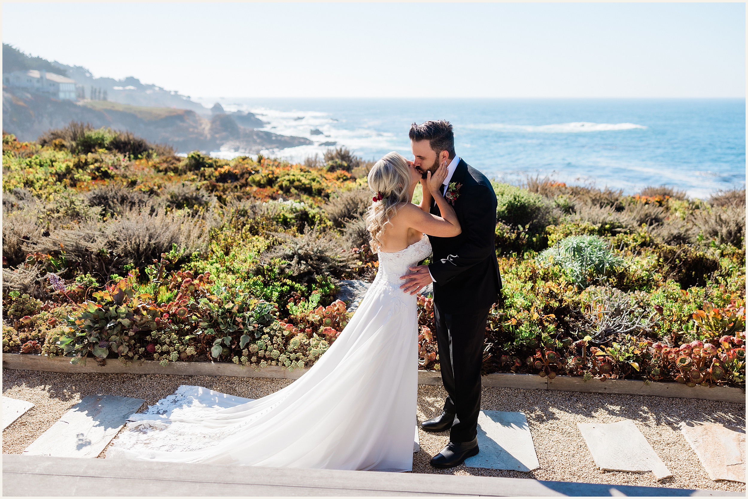 Big-Sur-Small-Elopement_Melissa-and-Thomas_0035 Cliffside View Ceremony Elopement in Big Sur // Melissa and Thomas