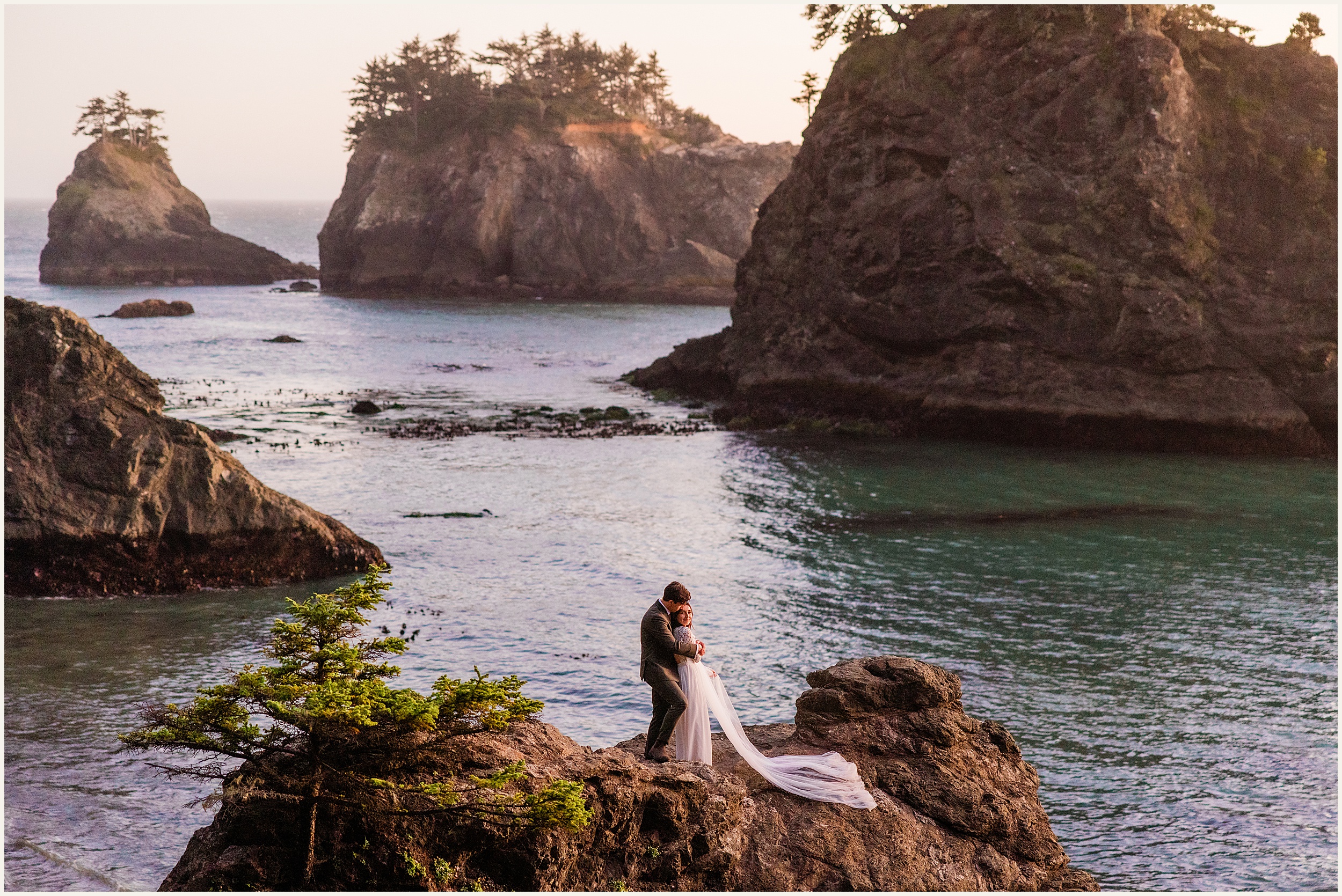 Redwood-National-Park-Elopement_Fracesca-and-Elijah_0023 Small California Redwood Elopement Wedding With Family // Francesca & Elijah