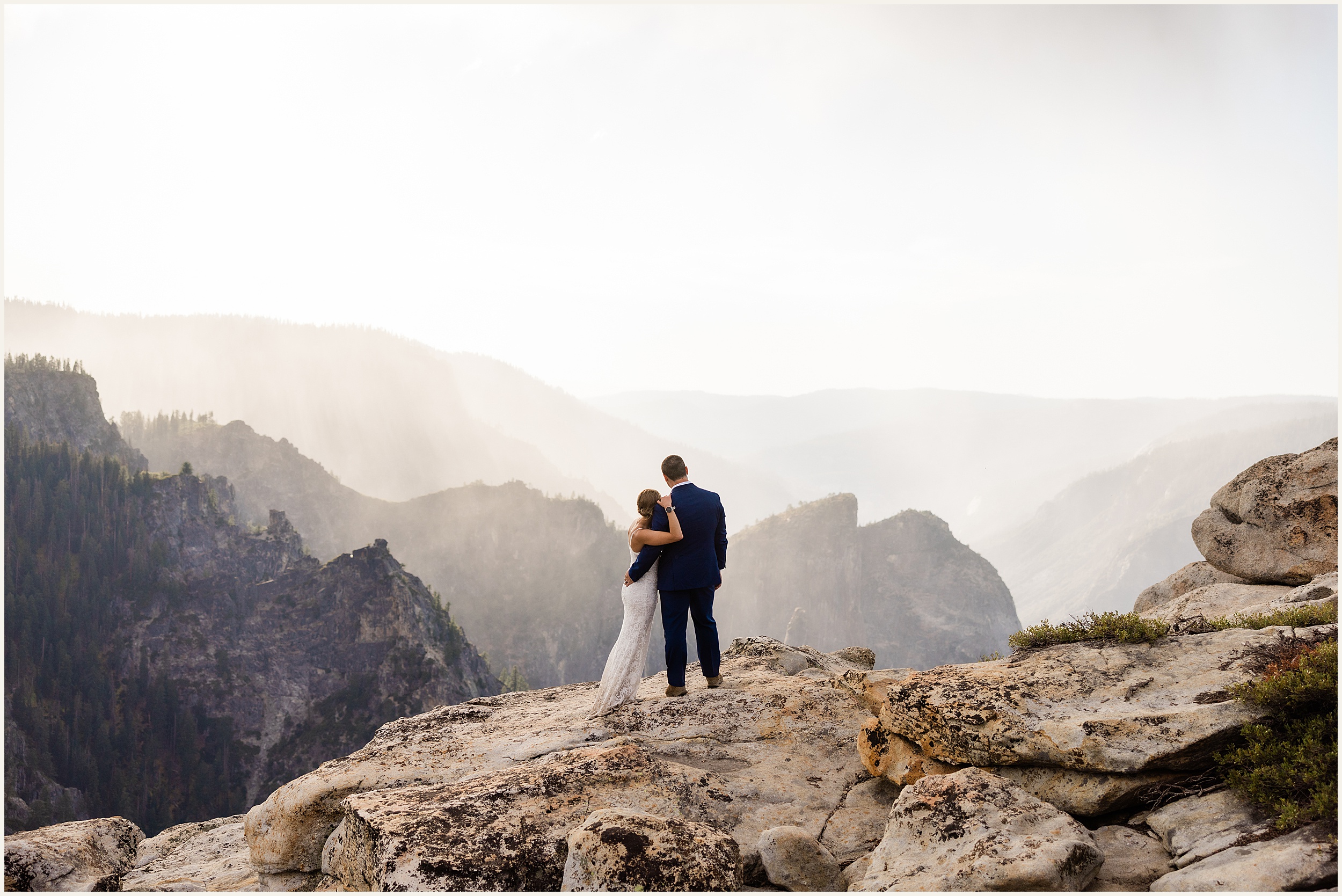 Sunrise-Yosemite-Hiking-Elopement_Caroline-and-Ian_0005 Sunrise Yosemite Hiking Elopement // Caroline and Ian