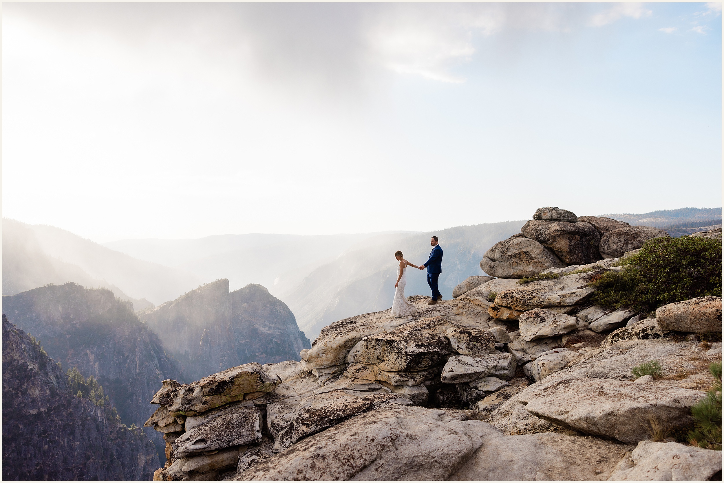 Sunrise-Yosemite-Hiking-Elopement_Caroline-and-Ian_0005 Sunrise Yosemite Hiking Elopement // Caroline and Ian