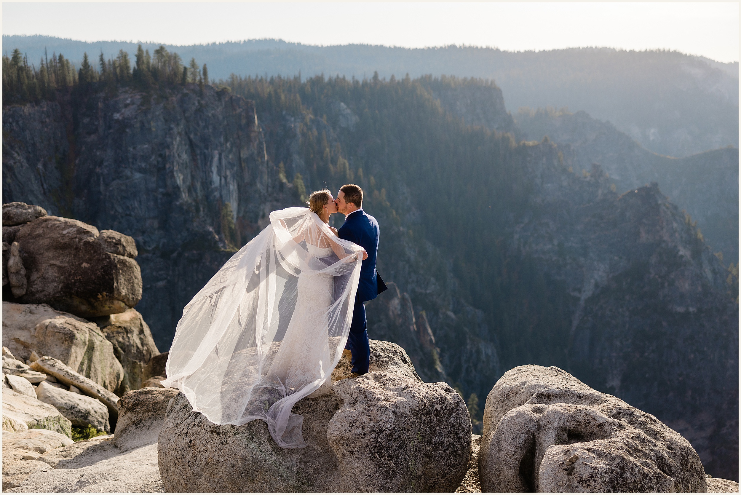 Sunrise-Yosemite-Hiking-Elopement_Caroline-and-Ian_0005 Sunrise Yosemite Hiking Elopement // Caroline and Ian