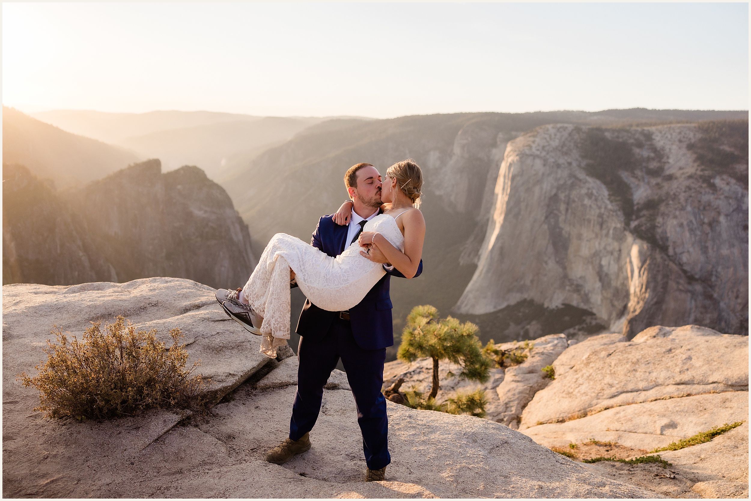 Sunrise-Yosemite-Hiking-Elopement_Caroline-and-Ian_0005 Sunrise Yosemite Hiking Elopement // Caroline and Ian