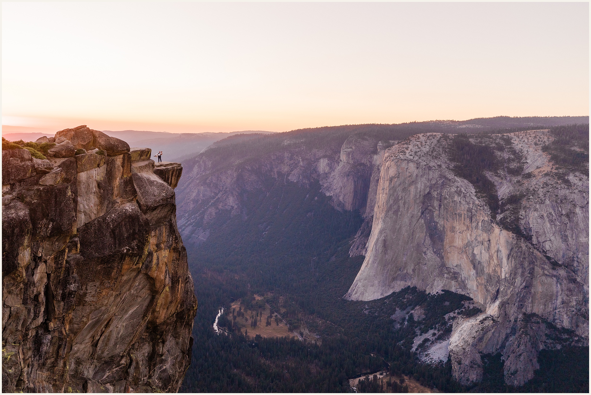 Sunrise-Yosemite-Hiking-Elopement_Caroline-and-Ian_0005 Sunrise Yosemite Hiking Elopement // Caroline and Ian