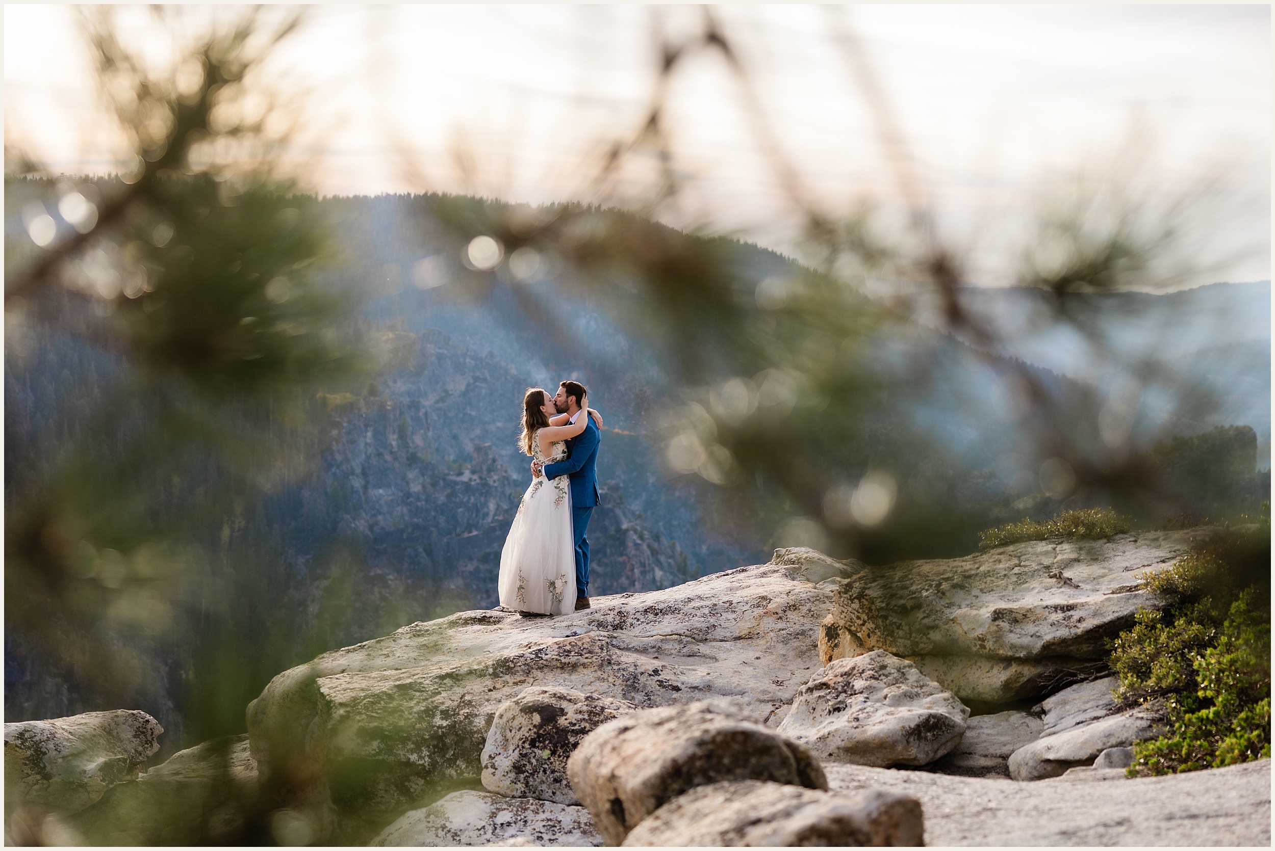 Yosemite-Glacier-Point-Sunrise-Elopement_Stephanie-and-Daniel_0006 Gorgeous Yosemite National Park Elopement // Stephanie and Daniel