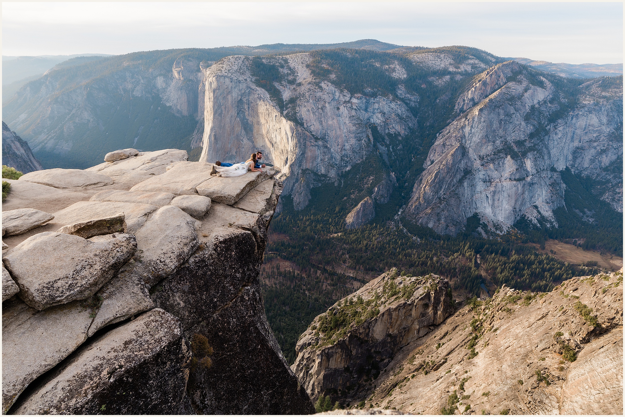 Yosemite-Glacier-Point-Sunrise-Elopement_Stephanie-and-Daniel_0006 Gorgeous Yosemite National Park Elopement // Stephanie and Daniel