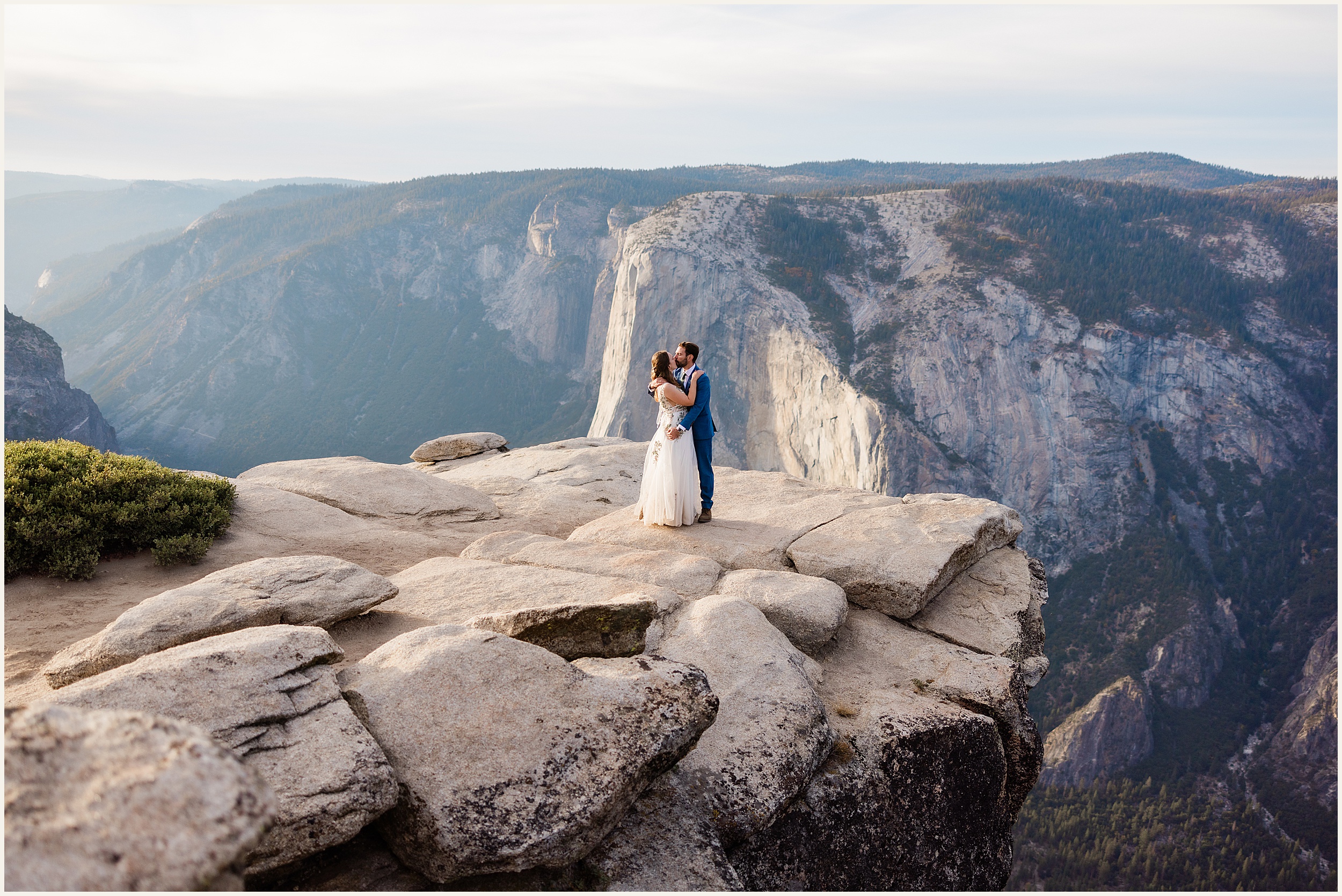 Yosemite-Glacier-Point-Sunrise-Elopement_Stephanie-and-Daniel_0006 Gorgeous Yosemite National Park Elopement // Stephanie and Daniel