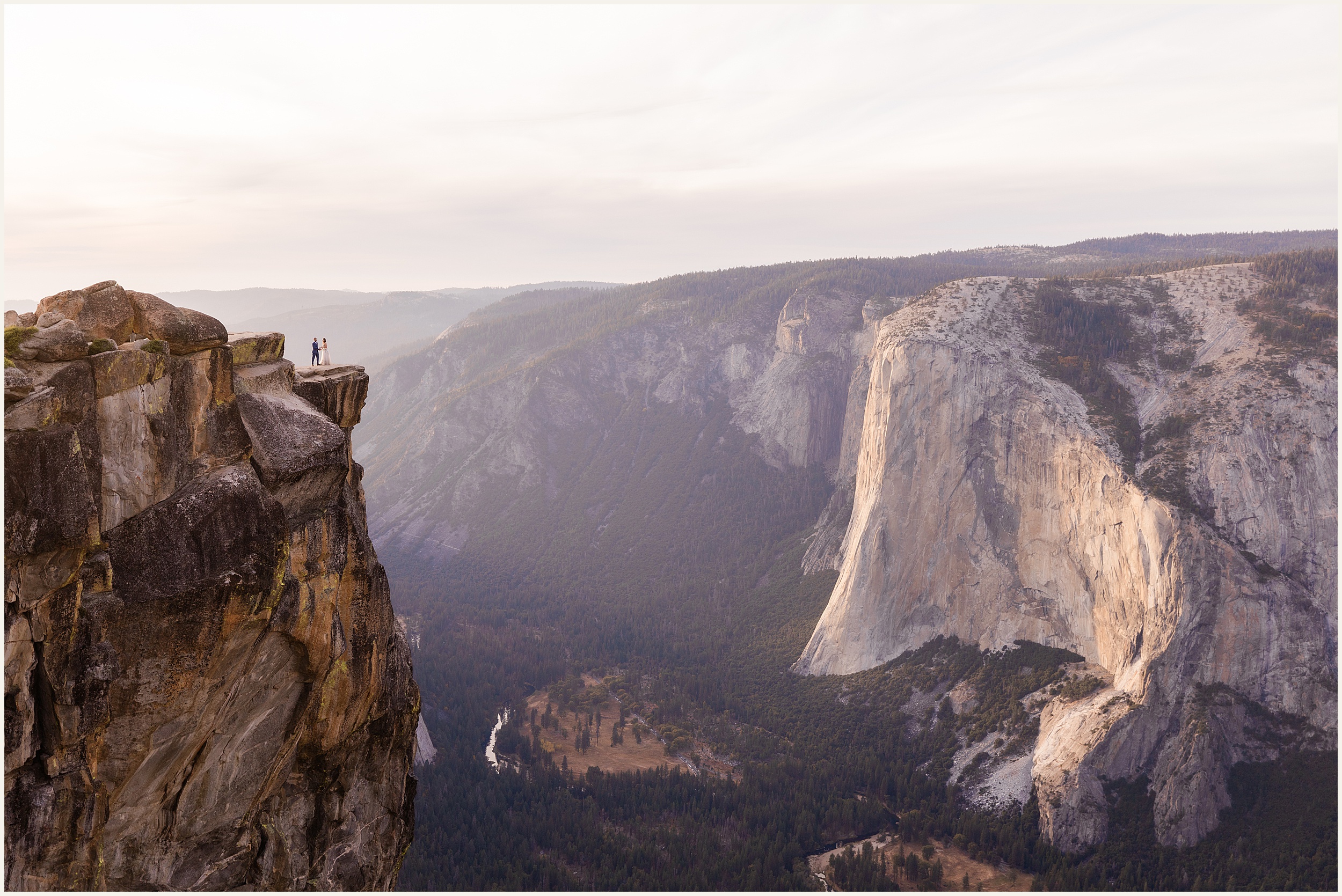 Yosemite-Glacier-Point-Sunrise-Elopement_Stephanie-and-Daniel_0057 Gorgeous Yosemite National Park Elopement // Stephanie and Daniel