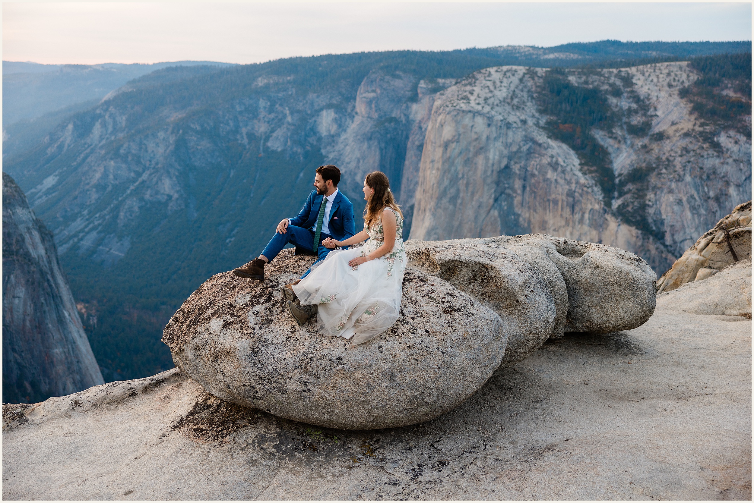 Yosemite-Glacier-Point-Sunrise-Elopement_Stephanie-and-Daniel_0006 Gorgeous Yosemite National Park Elopement // Stephanie and Daniel