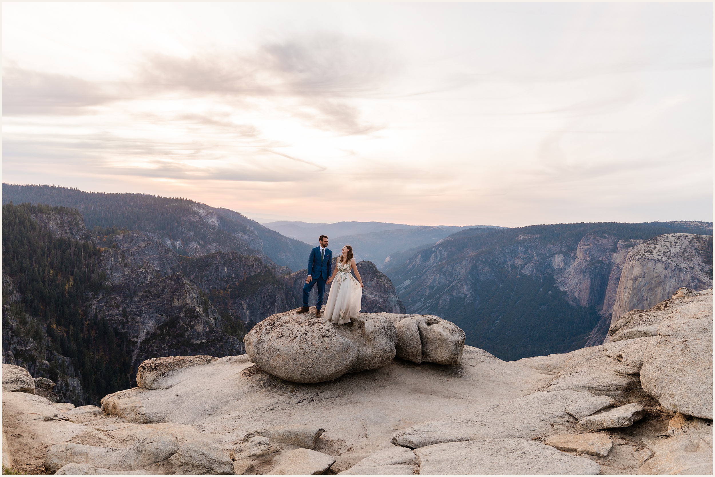 Yosemite-Glacier-Point-Sunrise-Elopement_Stephanie-and-Daniel_0006 Gorgeous Yosemite National Park Elopement // Stephanie and Daniel