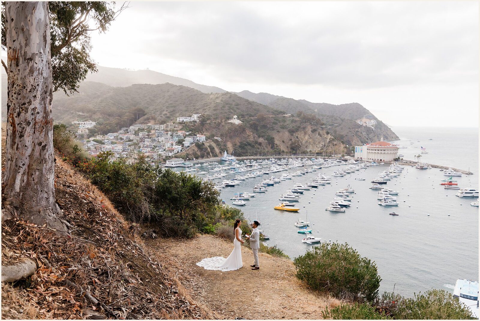 Deanna-and-Eddie_inexpensive-ways-to-get-married_0017-1600x1070 Catalina Island Deanna-and-Eddie_inexpensive-ways-to-get-married_0017-1600x1070 Inexpensive Ways To Get Married On Catalina Island