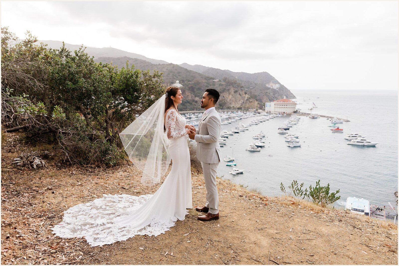 Deanna-and-Eddie_inexpensive-ways-to-get-married_0017-1600x1070 Catalina Island Deanna-and-Eddie_inexpensive-ways-to-get-married_0017-1600x1070 Inexpensive Ways To Get Married On Catalina Island