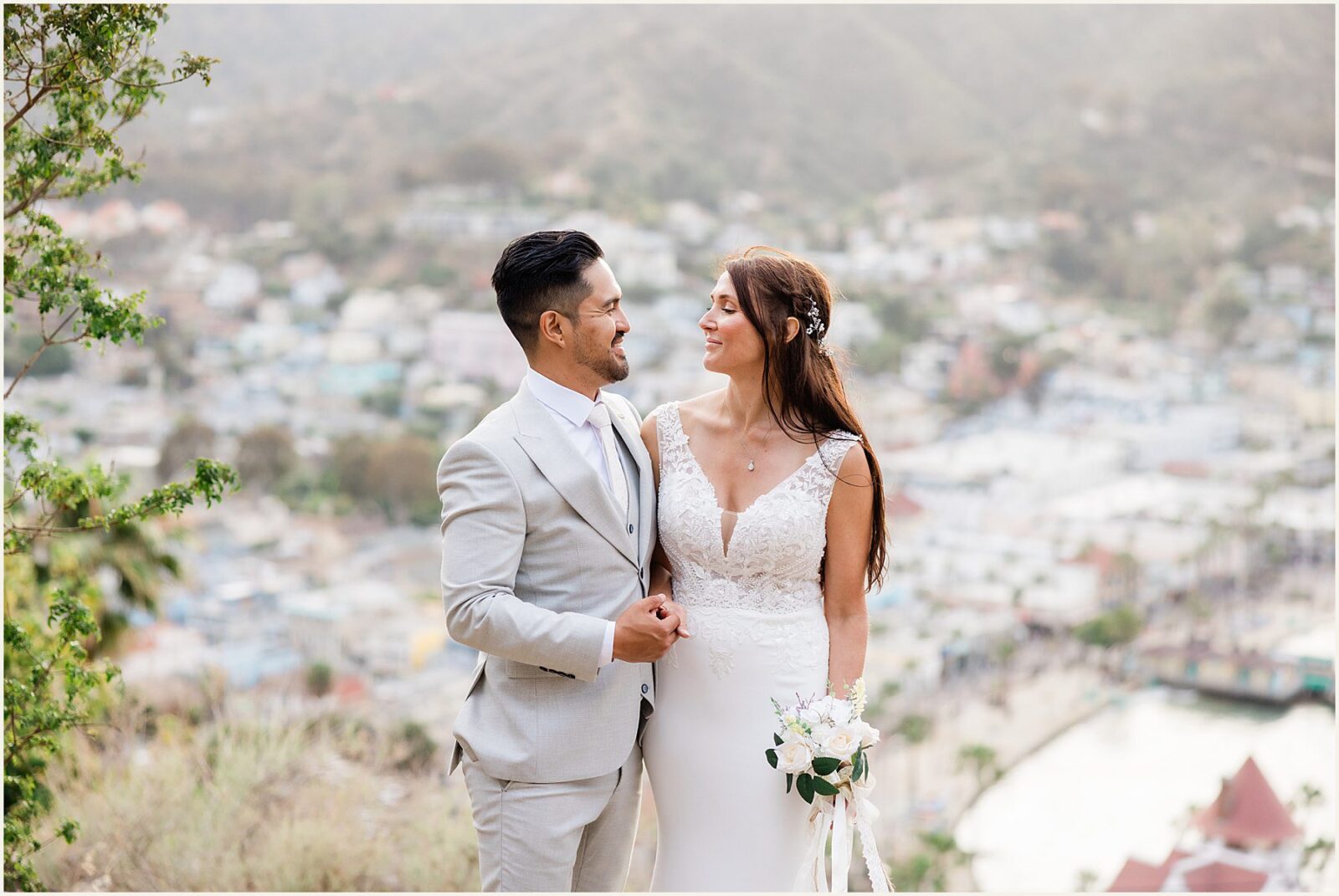Deanna-and-Eddie_inexpensive-ways-to-get-married_0017-1600x1070 Catalina Island Deanna-and-Eddie_inexpensive-ways-to-get-married_0017-1600x1070 Inexpensive Ways To Get Married On Catalina Island