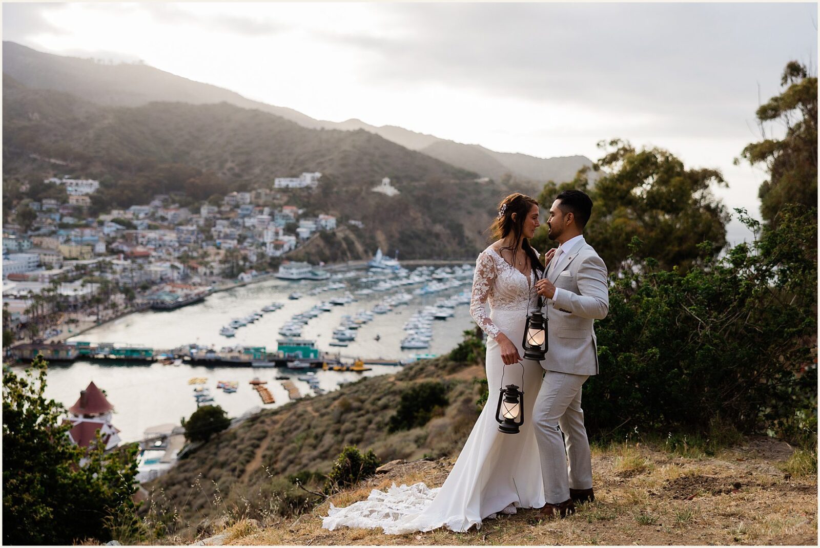 Deanna-and-Eddie_inexpensive-ways-to-get-married_0017-1600x1070 Catalina Island Deanna-and-Eddie_inexpensive-ways-to-get-married_0017-1600x1070 Inexpensive Ways To Get Married On Catalina Island