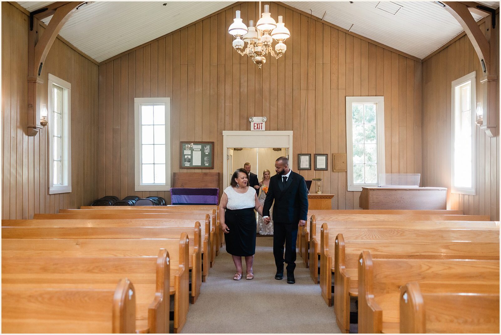 Yosemite-Chapel-Wedding_0004-1600x1071 Yosemite Chapel Wedding Combining Tradition And Adventure