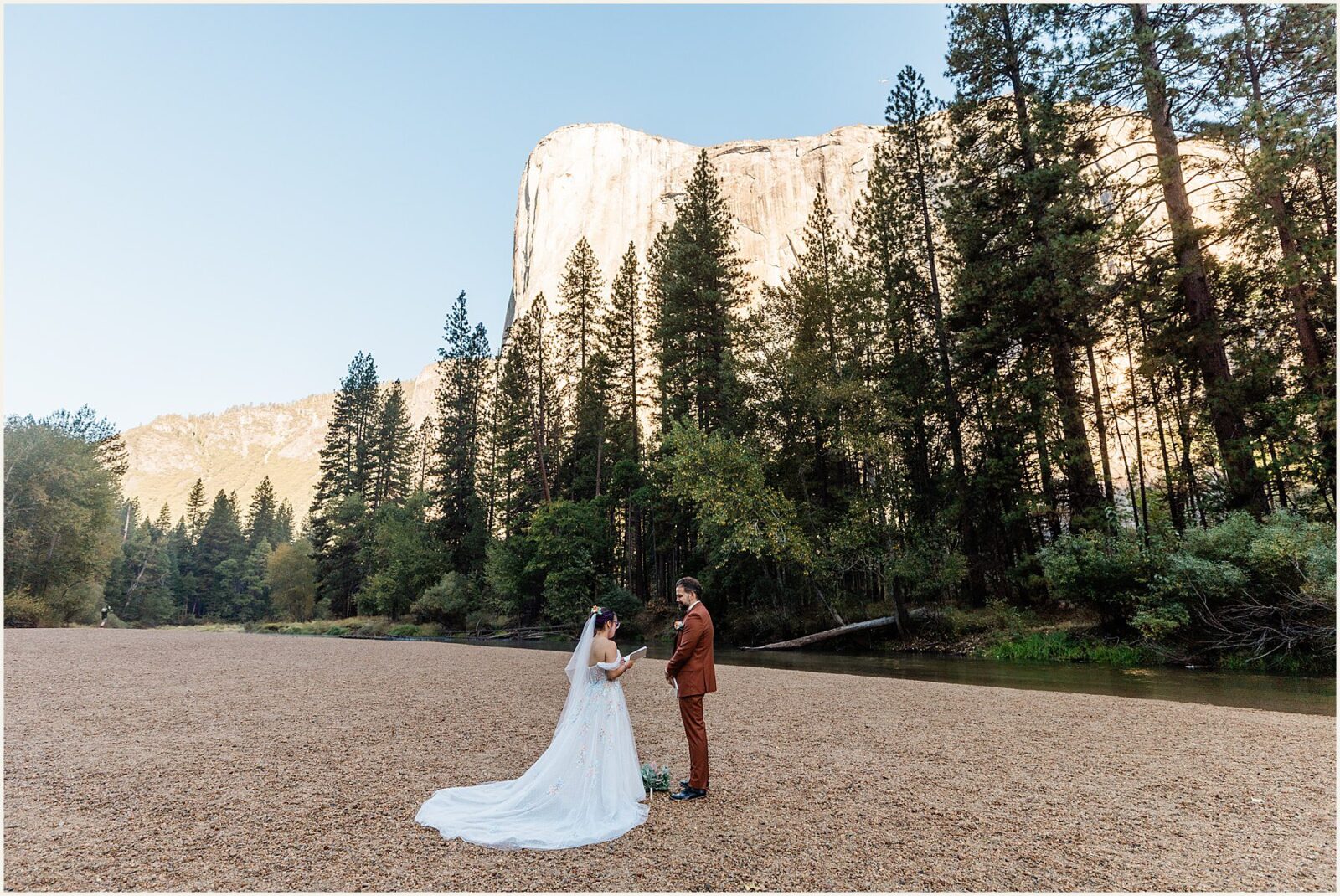 cathedral-beach-picnic-area_brian-and-crystal_0089-1600x1070 Cathedral Beach Picnic Area Wedding In Yosemite