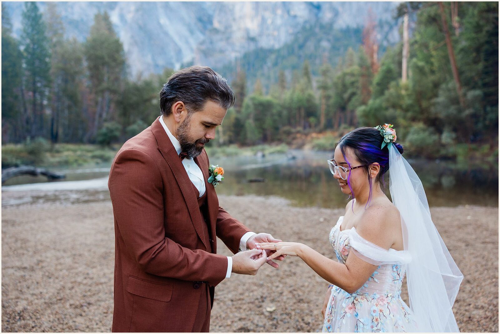 cathedral-beach-picnic-area_brian-and-crystal_0089-1600x1070 Cathedral Beach Picnic Area Wedding In Yosemite
