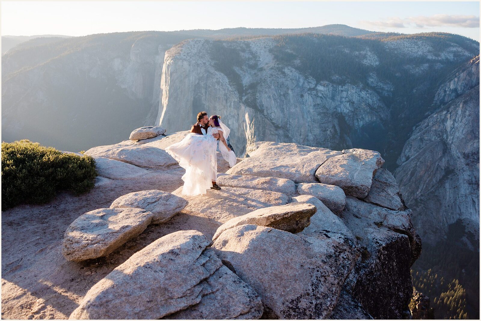 cathedral-beach-picnic-area_brian-and-crystal_0089-1600x1070 Cathedral Beach Picnic Area Wedding In Yosemite