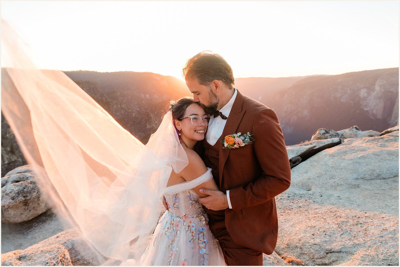 cathedral-beach-picnic-area_brian-and-crystal_0089-1600x1070 Cathedral Beach Picnic Area Wedding In Yosemite