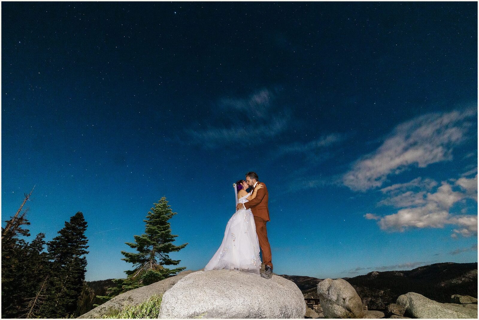 cathedral-beach-picnic-area_brian-and-crystal_0089-1600x1070 Cathedral Beach Picnic Area Wedding In Yosemite