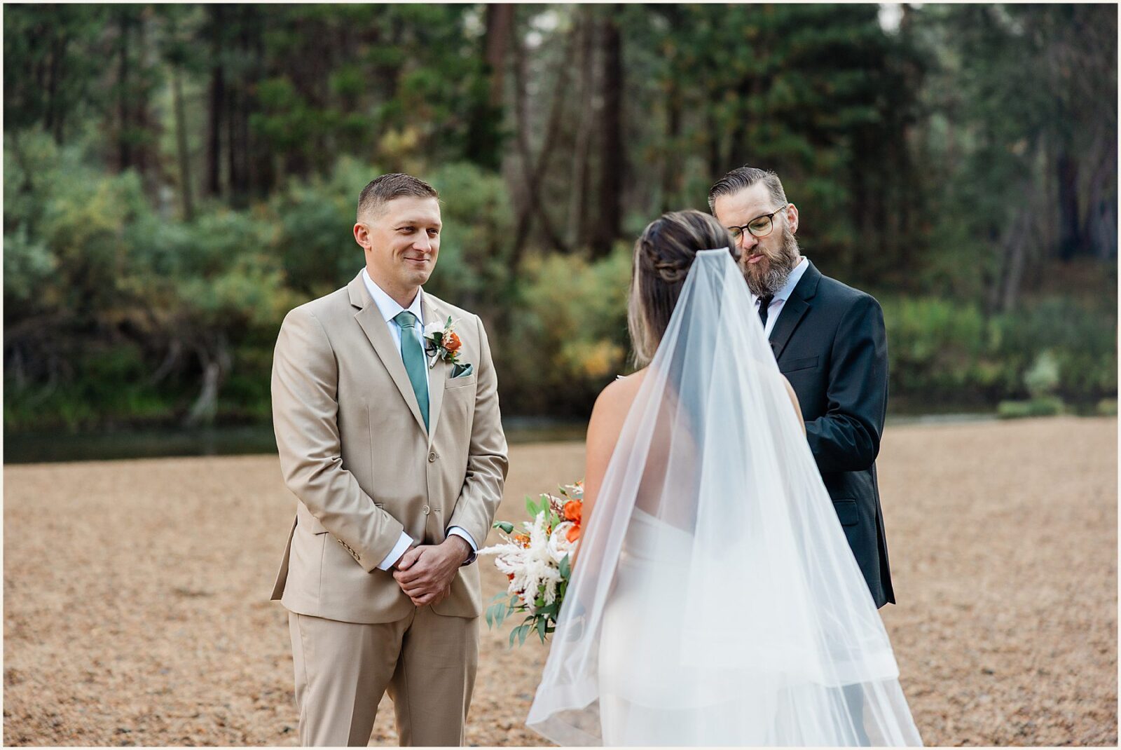 cathedral-beach-wedding_kyle-and-sarah_0072-1600x1070 Cathedral Beach Wedding | Yosemite Elopement