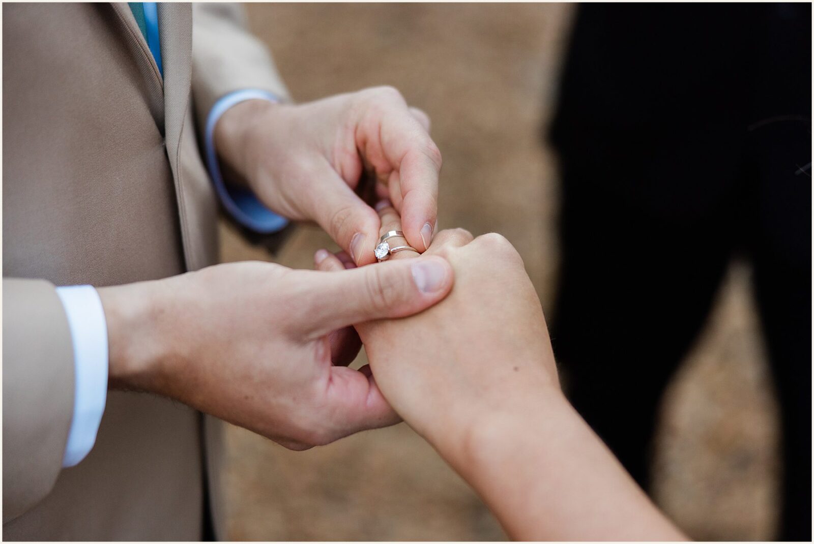 cathedral-beach-wedding_kyle-and-sarah_0072-1600x1070 Cathedral Beach Wedding | Yosemite Elopement