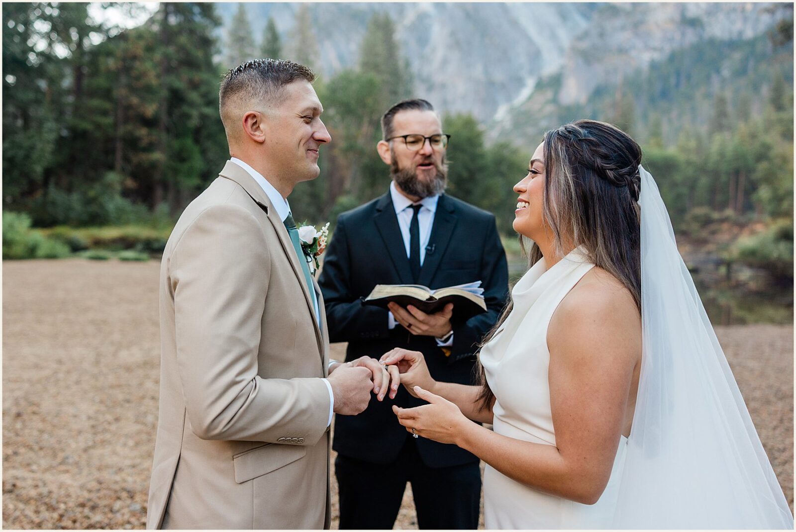 cathedral-beach-wedding_kyle-and-sarah_0072-1600x1070 Cathedral Beach Wedding | Yosemite Elopement