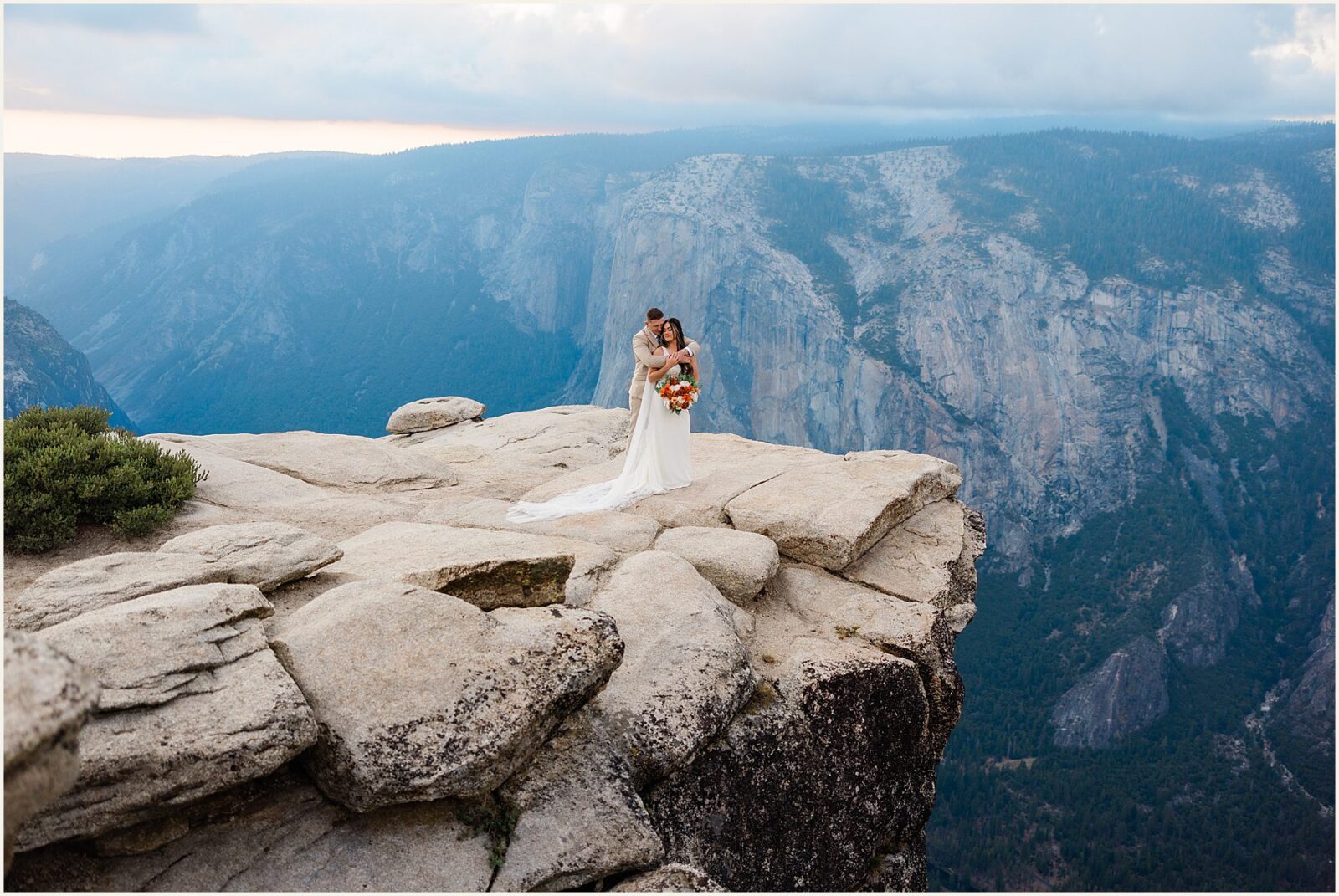 cathedral-beach-wedding_kyle-and-sarah_0072-1600x1070 Cathedral Beach Wedding | Yosemite Elopement