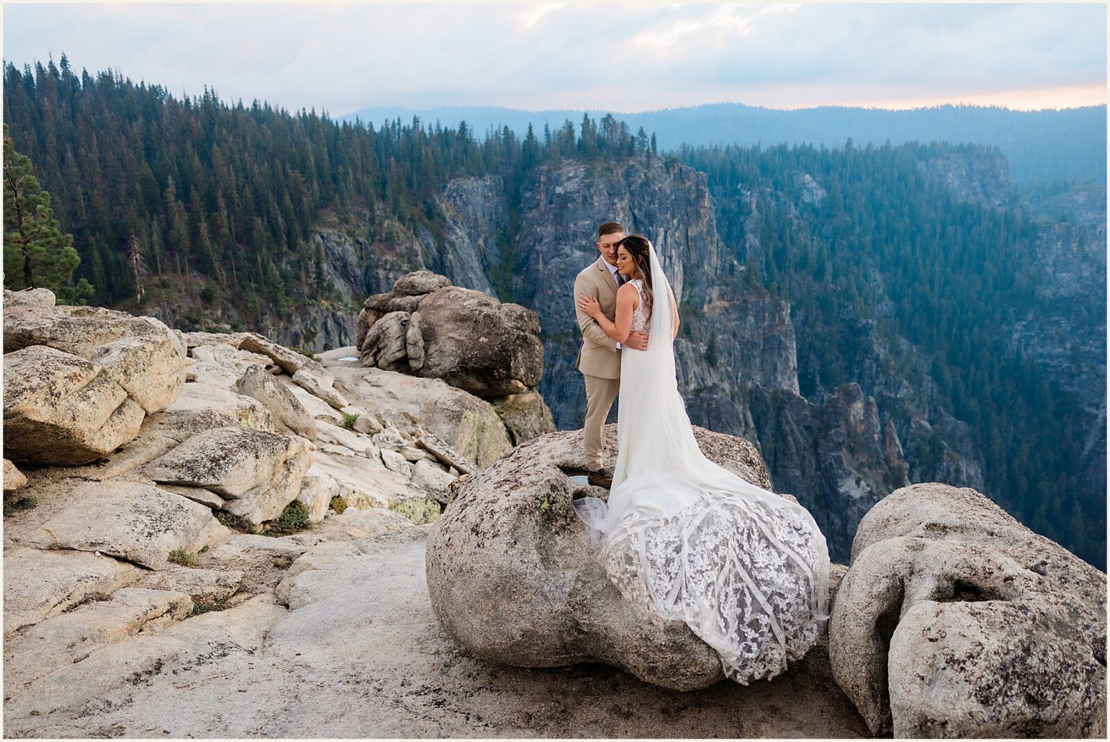 cathedral-beach-wedding_kyle-and-sarah_0072-1600x1070 Cathedral Beach Wedding | Yosemite Elopement