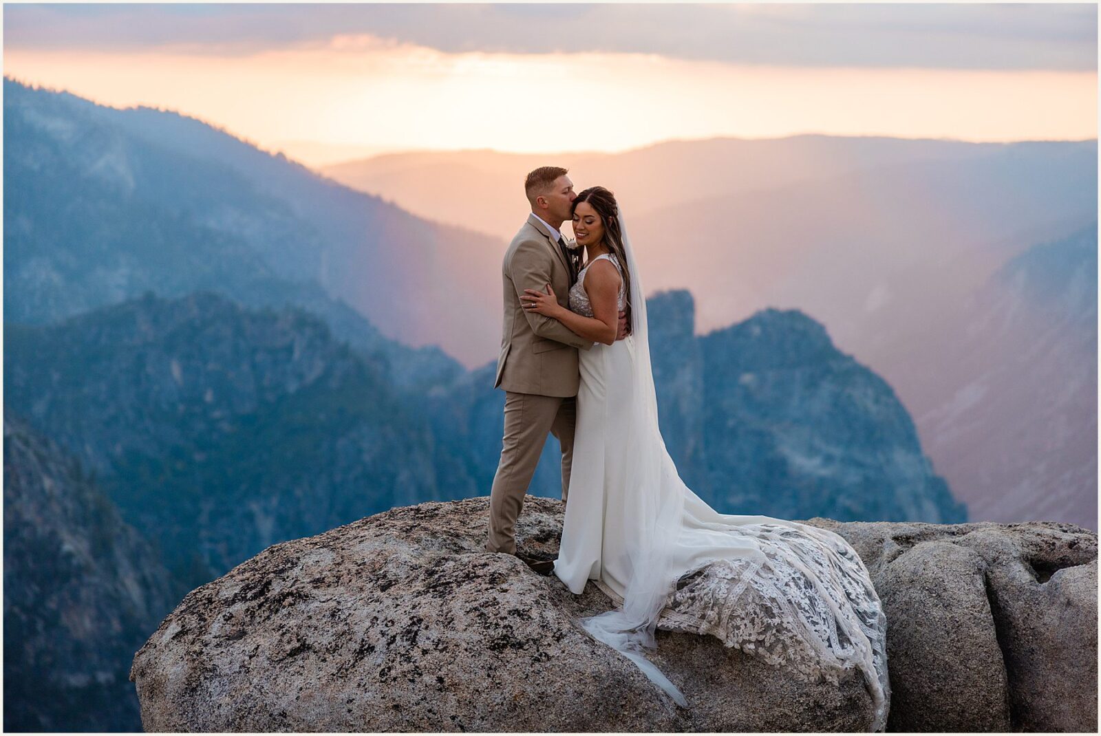 cathedral-beach-wedding_kyle-and-sarah_0072-1600x1070 Cathedral Beach Wedding | Yosemite Elopement