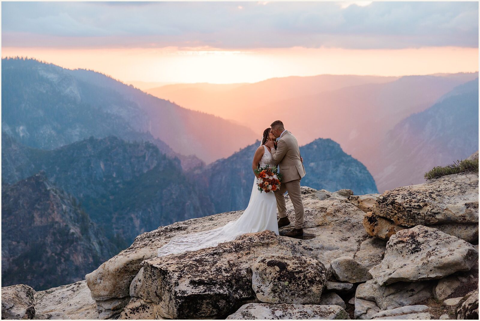 cathedral-beach-wedding_kyle-and-sarah_0072-1600x1070 Cathedral Beach Wedding | Yosemite Elopement