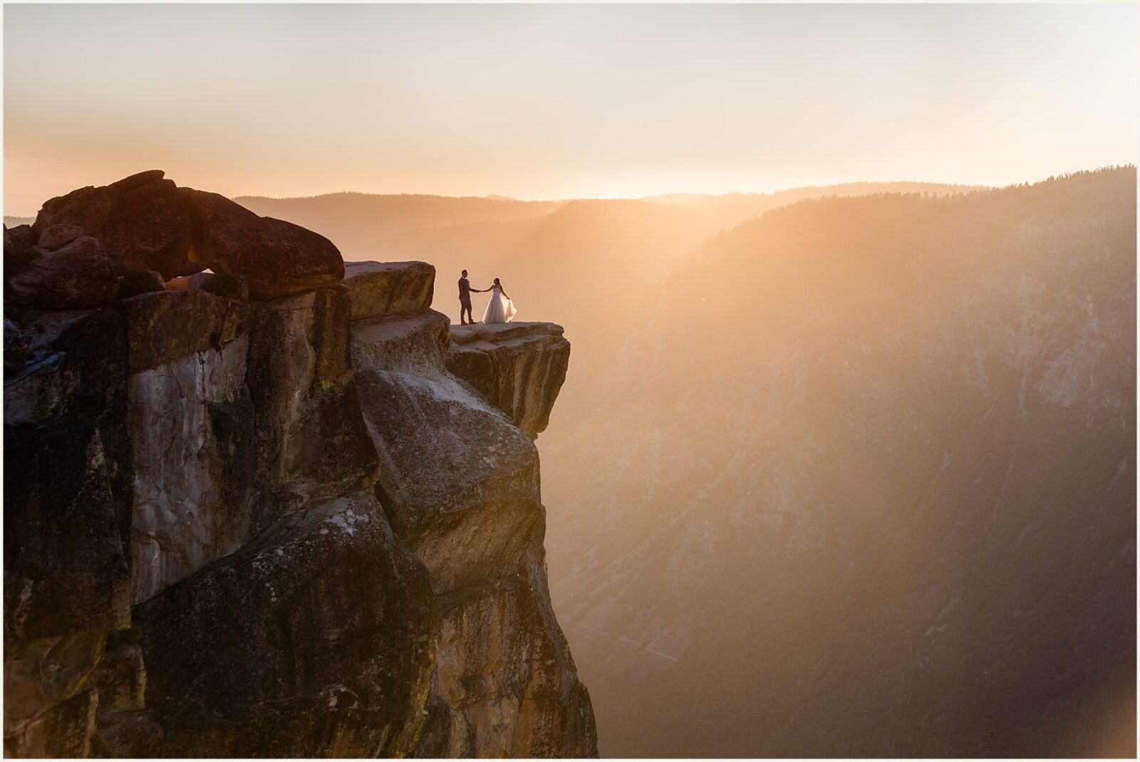 eloping-with-family_amanda-and-balazs_0063-1600x1070 Eloping With Family | Yosemite Elopement