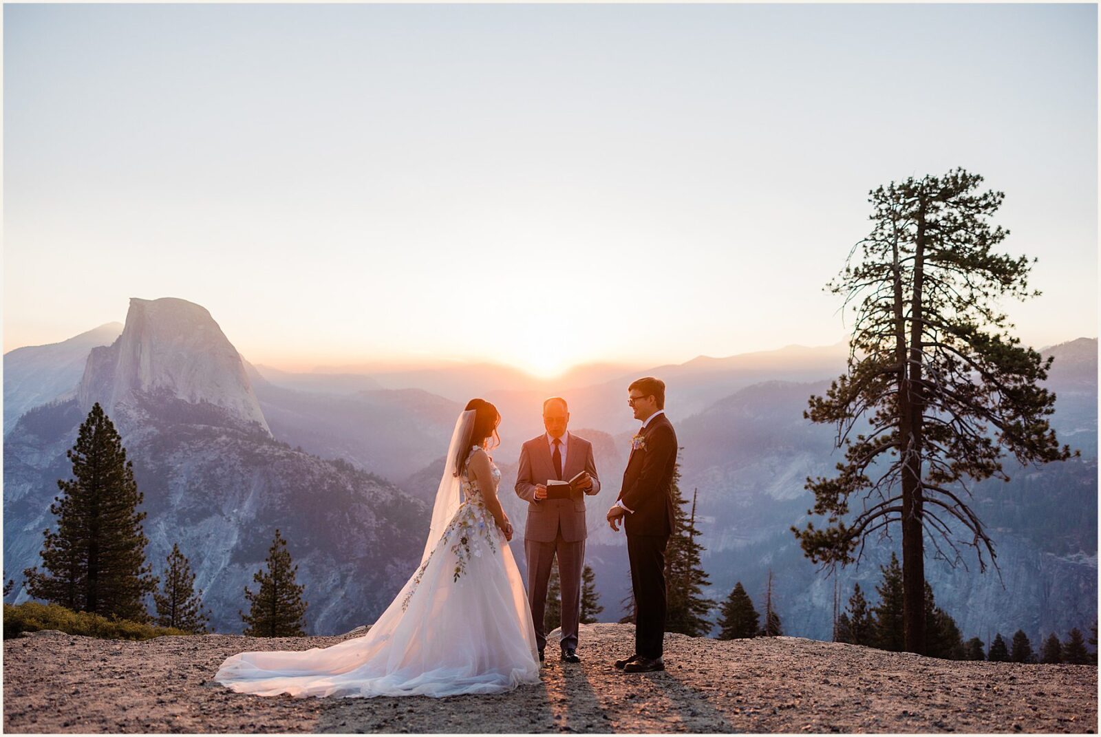 glacier-point-elopement_kat-and-ryan_0013-1600x1070 Glacier Point Elopement In Yosemite With Family