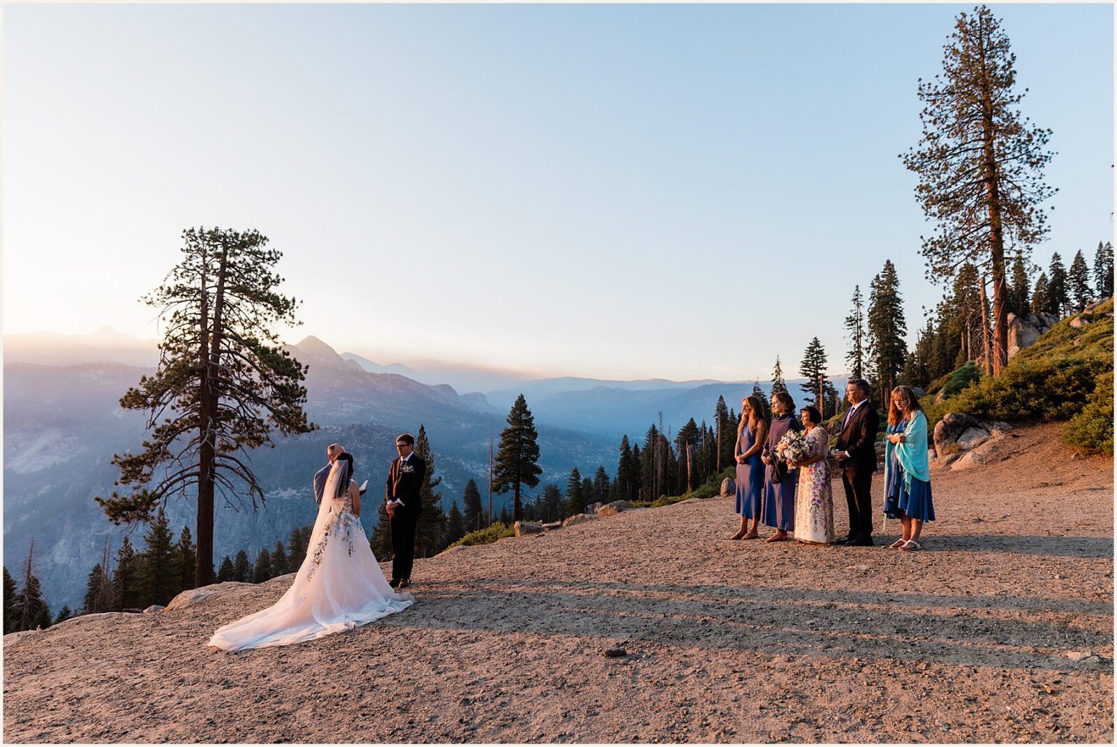glacier-point-elopement_kat-and-ryan_0013-1600x1070 Glacier Point Elopement In Yosemite With Family