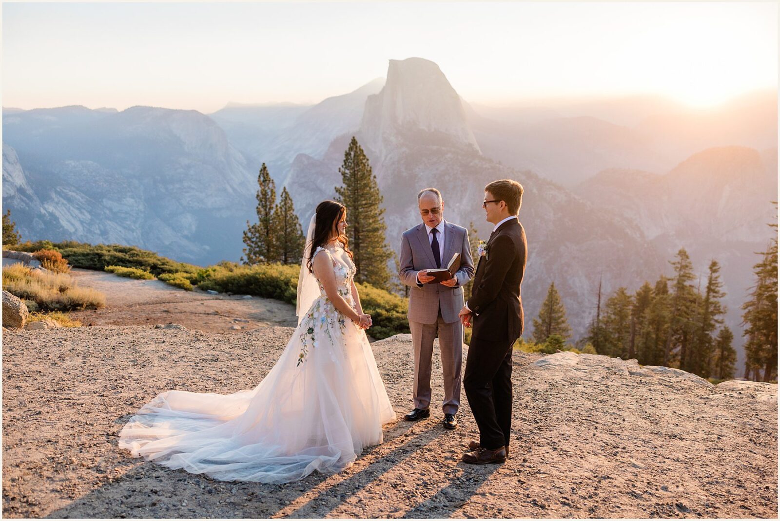glacier-point-elopement_kat-and-ryan_0013-1600x1070 Glacier Point Elopement In Yosemite With Family