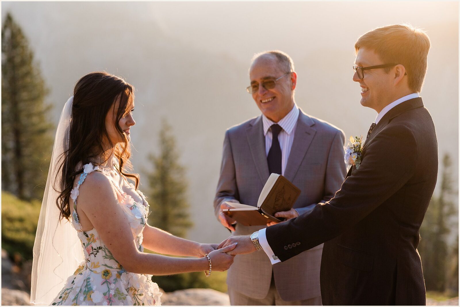 glacier-point-elopement_kat-and-ryan_0013-1600x1070 Glacier Point Elopement In Yosemite With Family