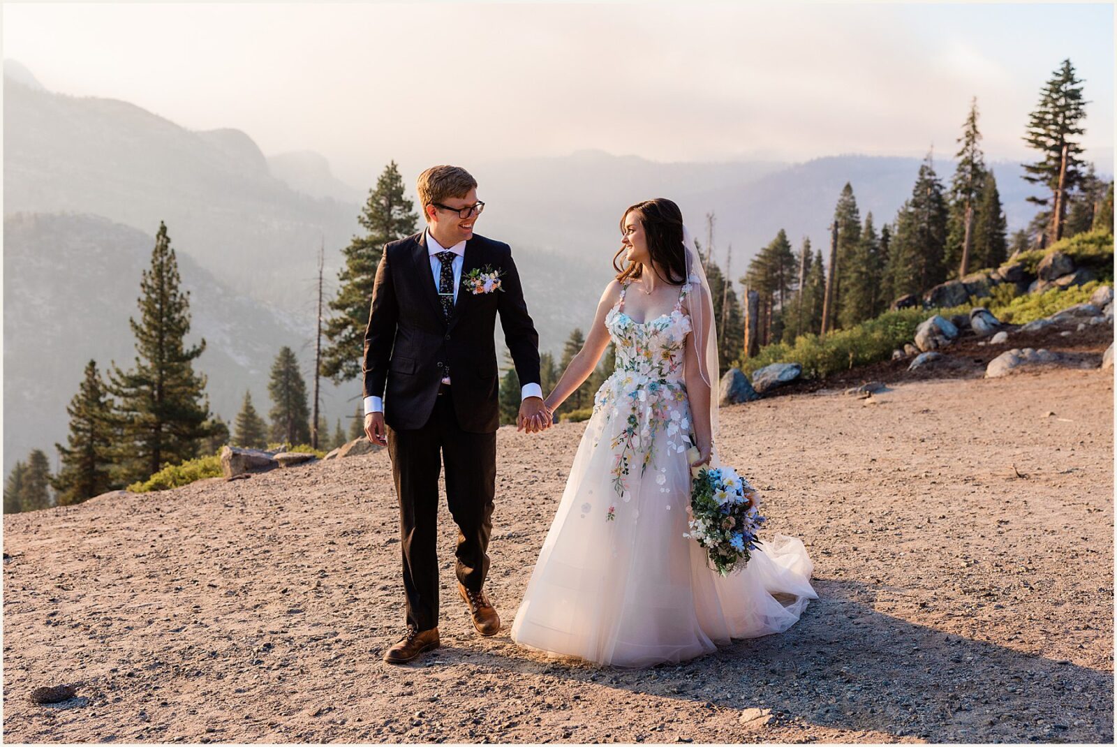 glacier-point-elopement_kat-and-ryan_0013-1600x1070 Glacier Point Elopement In Yosemite With Family