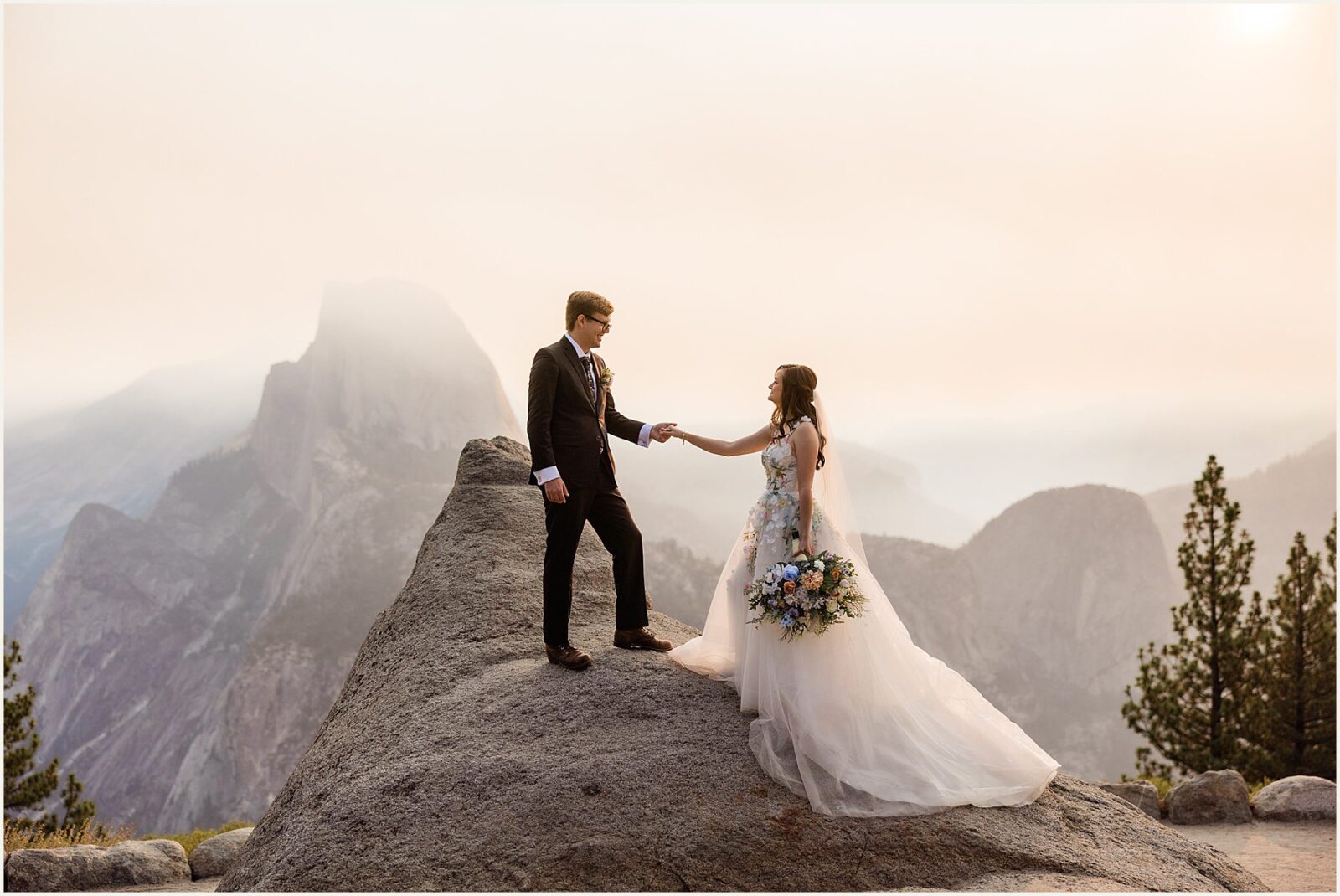glacier-point-elopement_kat-and-ryan_0013-1600x1070 Glacier Point Elopement In Yosemite With Family