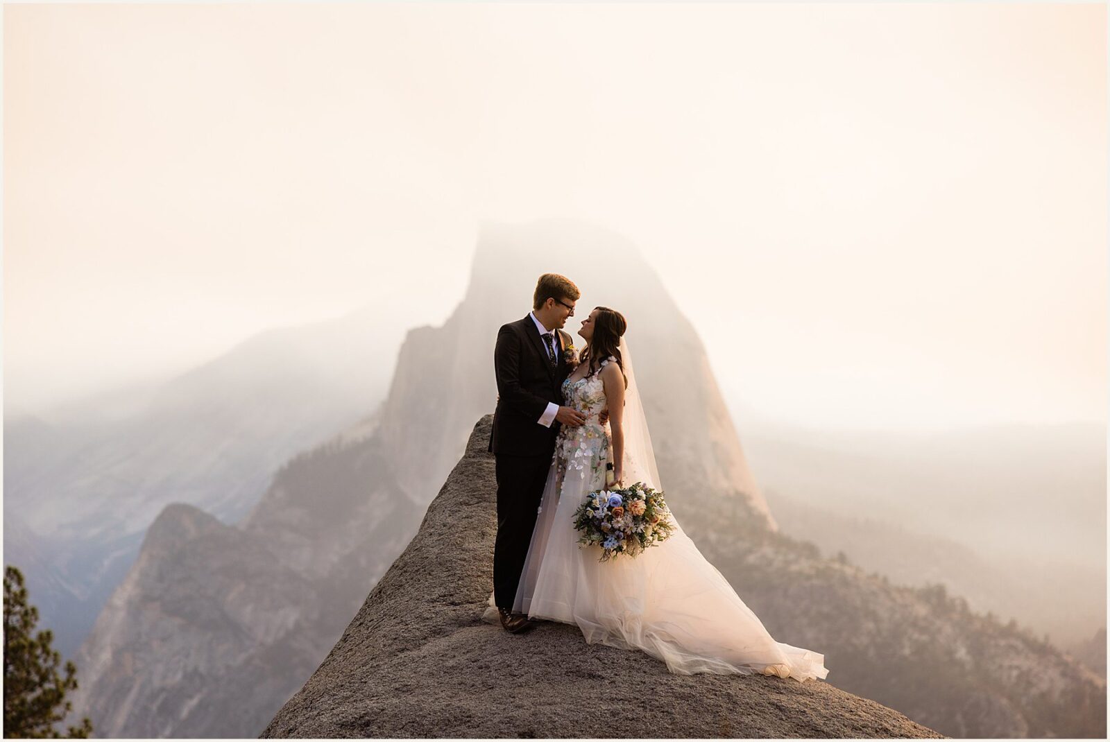 glacier-point-elopement_kat-and-ryan_0013-1600x1070 Glacier Point Elopement In Yosemite With Family