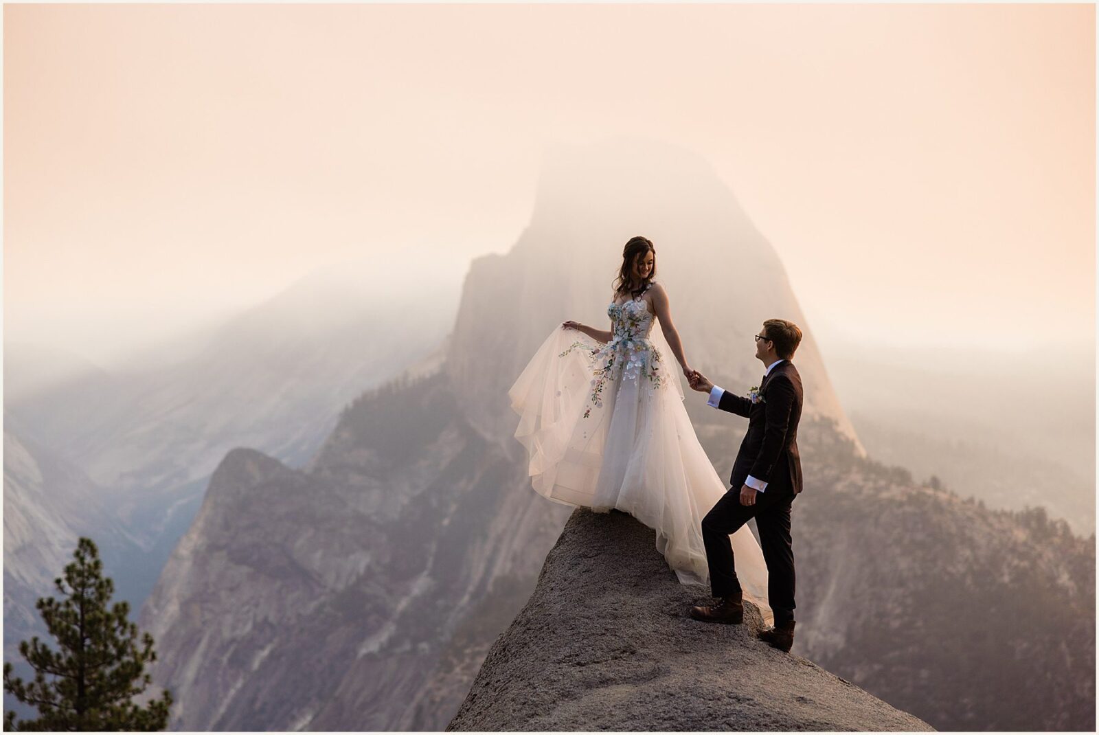 glacier-point-elopement_kat-and-ryan_0013-1600x1070 Glacier Point Elopement In Yosemite With Family