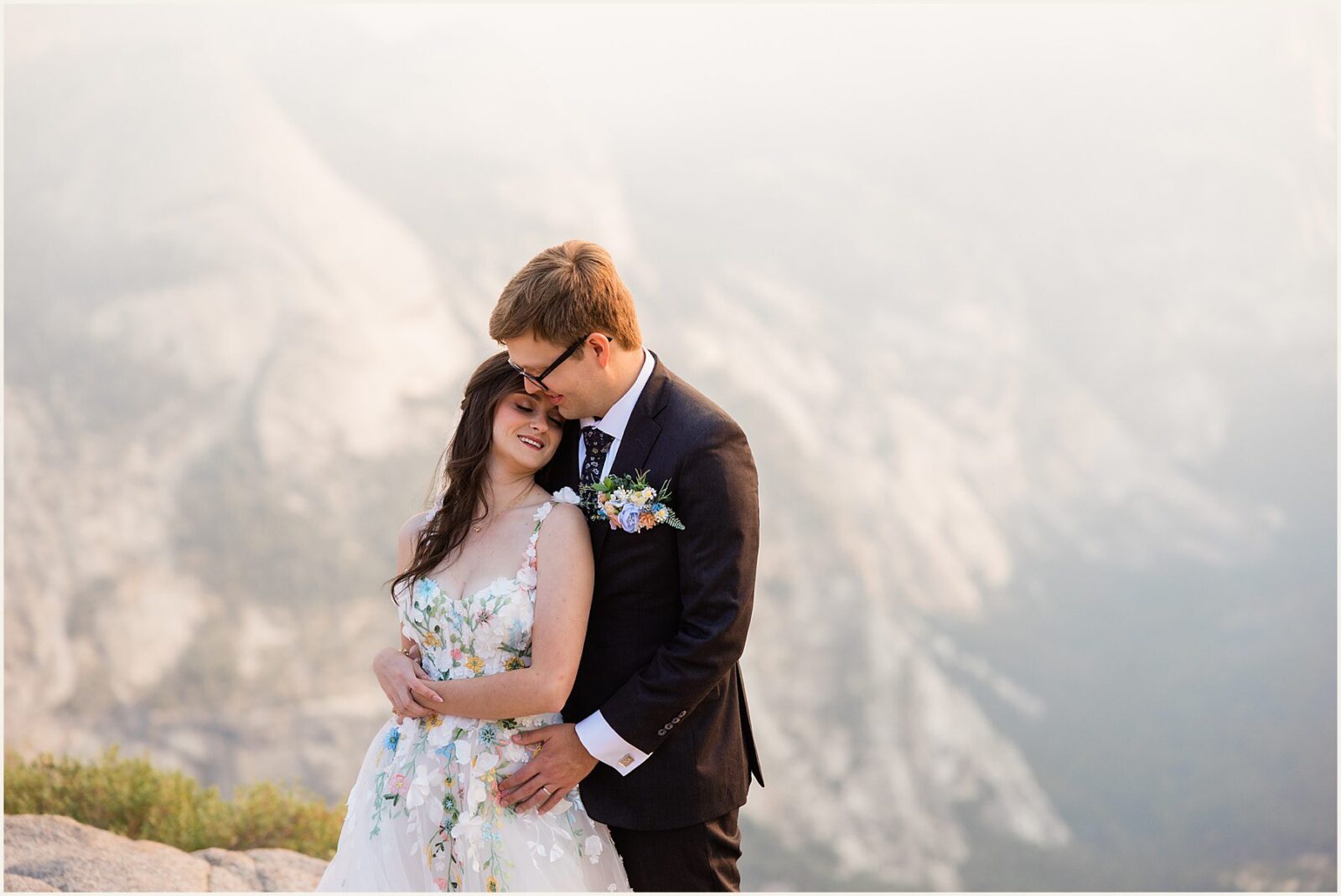 glacier-point-elopement_kat-and-ryan_0013-1600x1070 Glacier Point Elopement In Yosemite With Family
