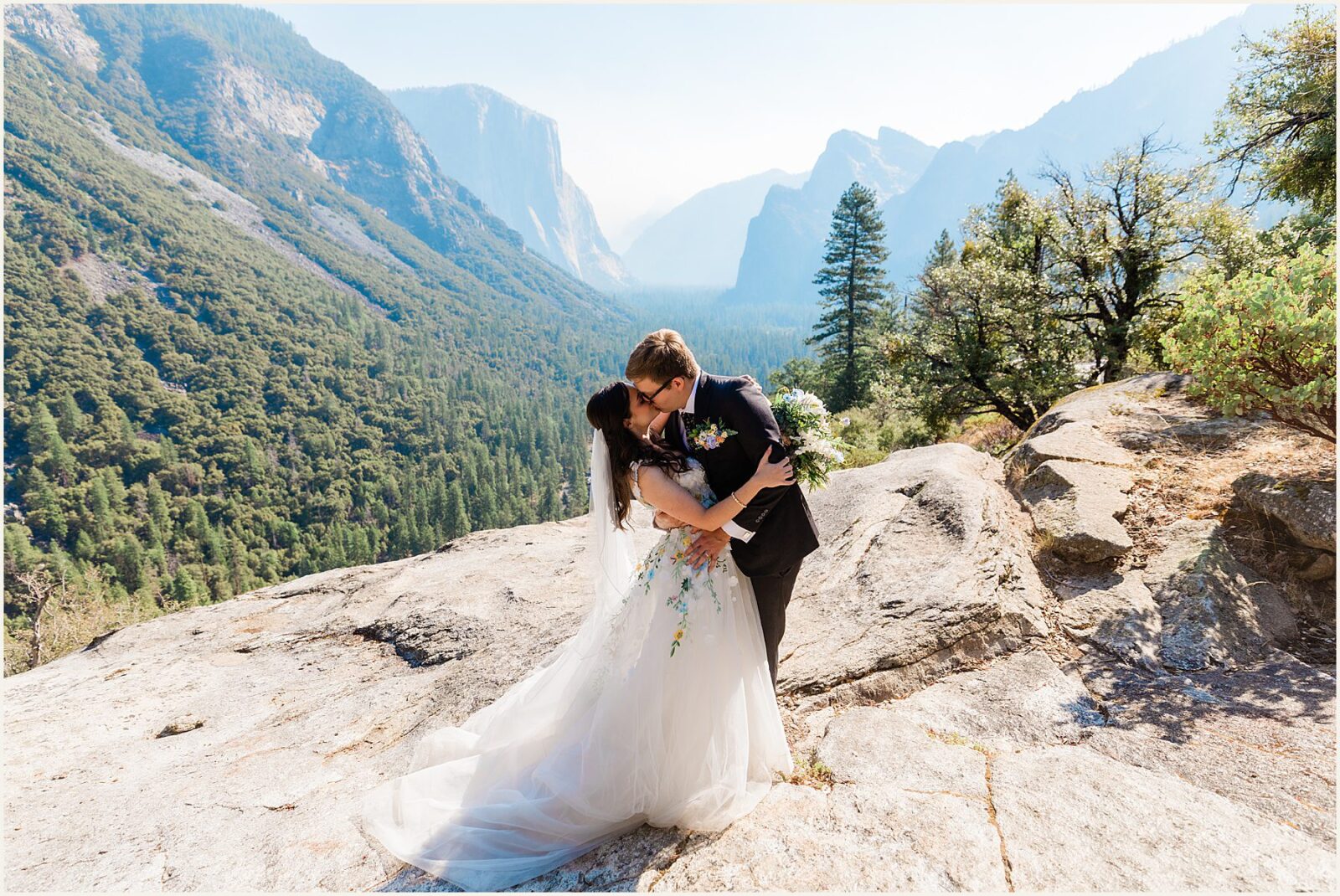 glacier-point-elopement_kat-and-ryan_0013-1600x1070 Glacier Point Elopement In Yosemite With Family