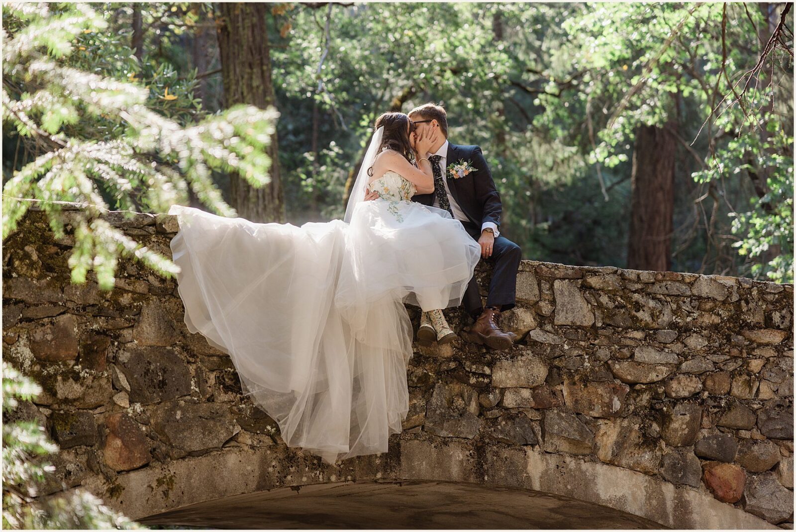glacier-point-elopement_kat-and-ryan_0013-1600x1070 Glacier Point Elopement In Yosemite With Family