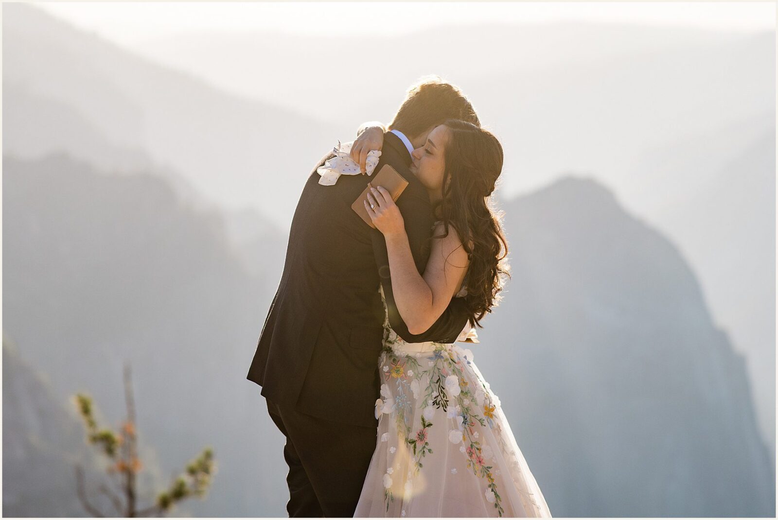 glacier-point-elopement_kat-and-ryan_0013-1600x1070 Glacier Point Elopement In Yosemite With Family