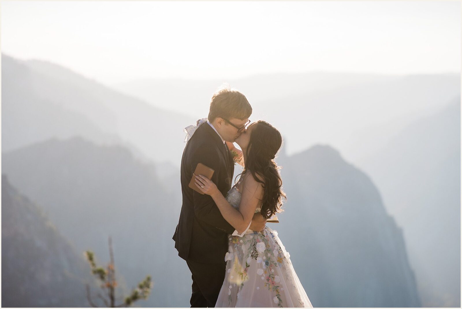 glacier-point-elopement_kat-and-ryan_0013-1600x1070 Glacier Point Elopement In Yosemite With Family