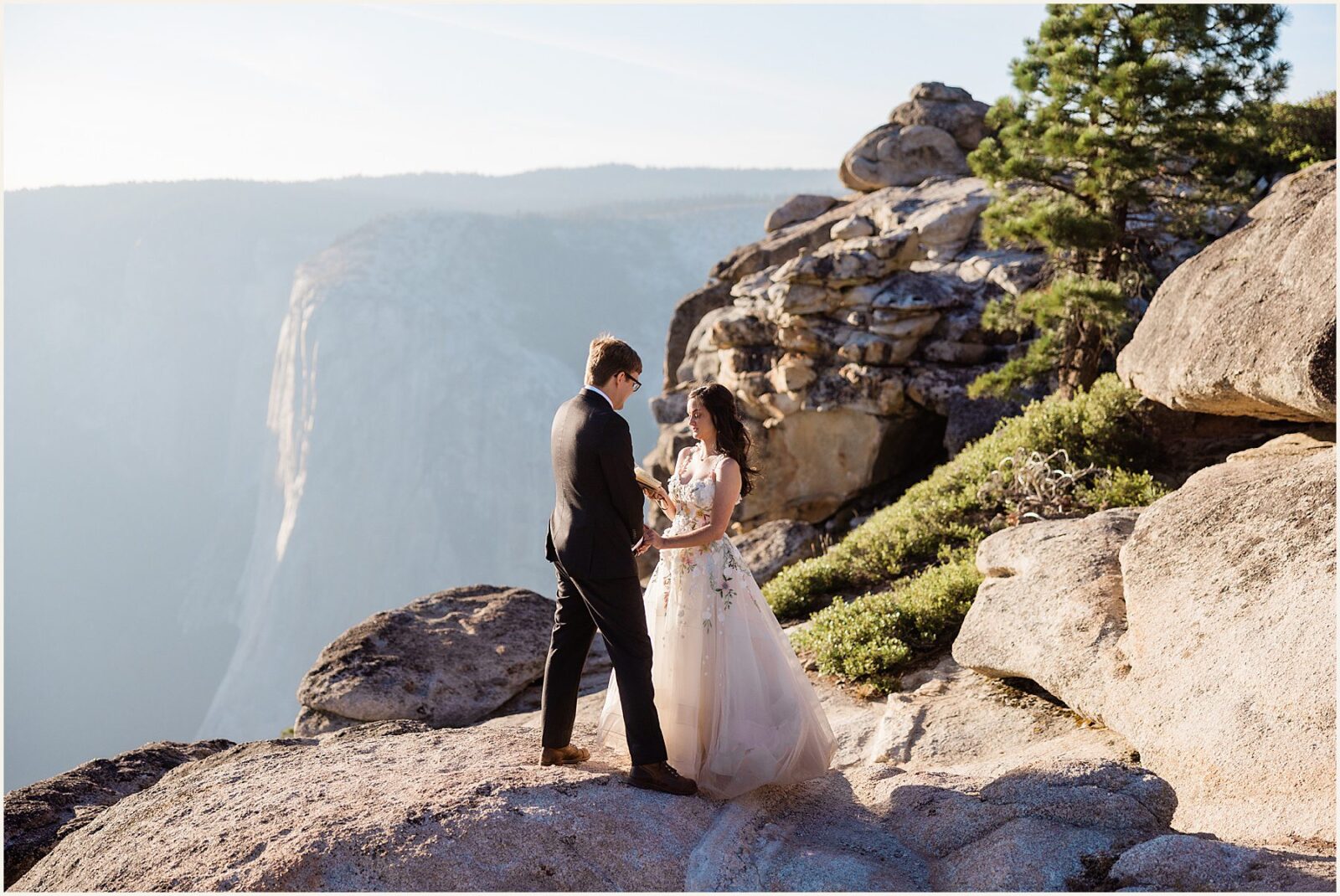 glacier-point-elopement_kat-and-ryan_0013-1600x1070 Glacier Point Elopement In Yosemite With Family