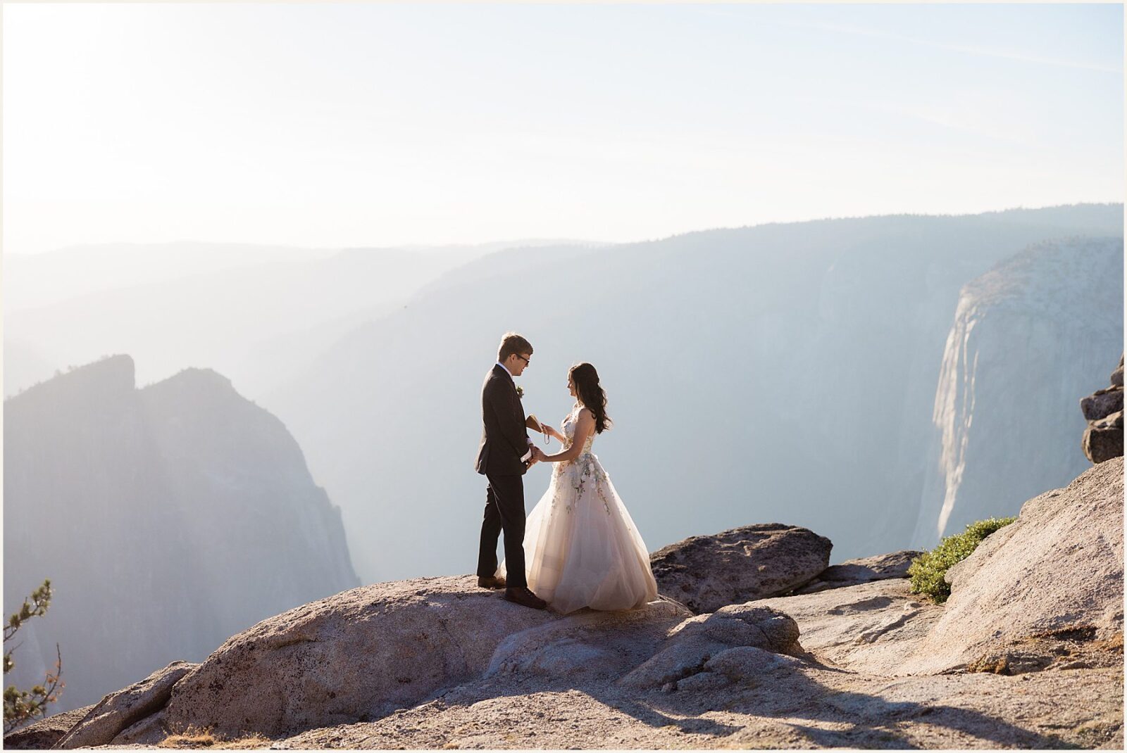 glacier-point-elopement_kat-and-ryan_0013-1600x1070 Glacier Point Elopement In Yosemite With Family