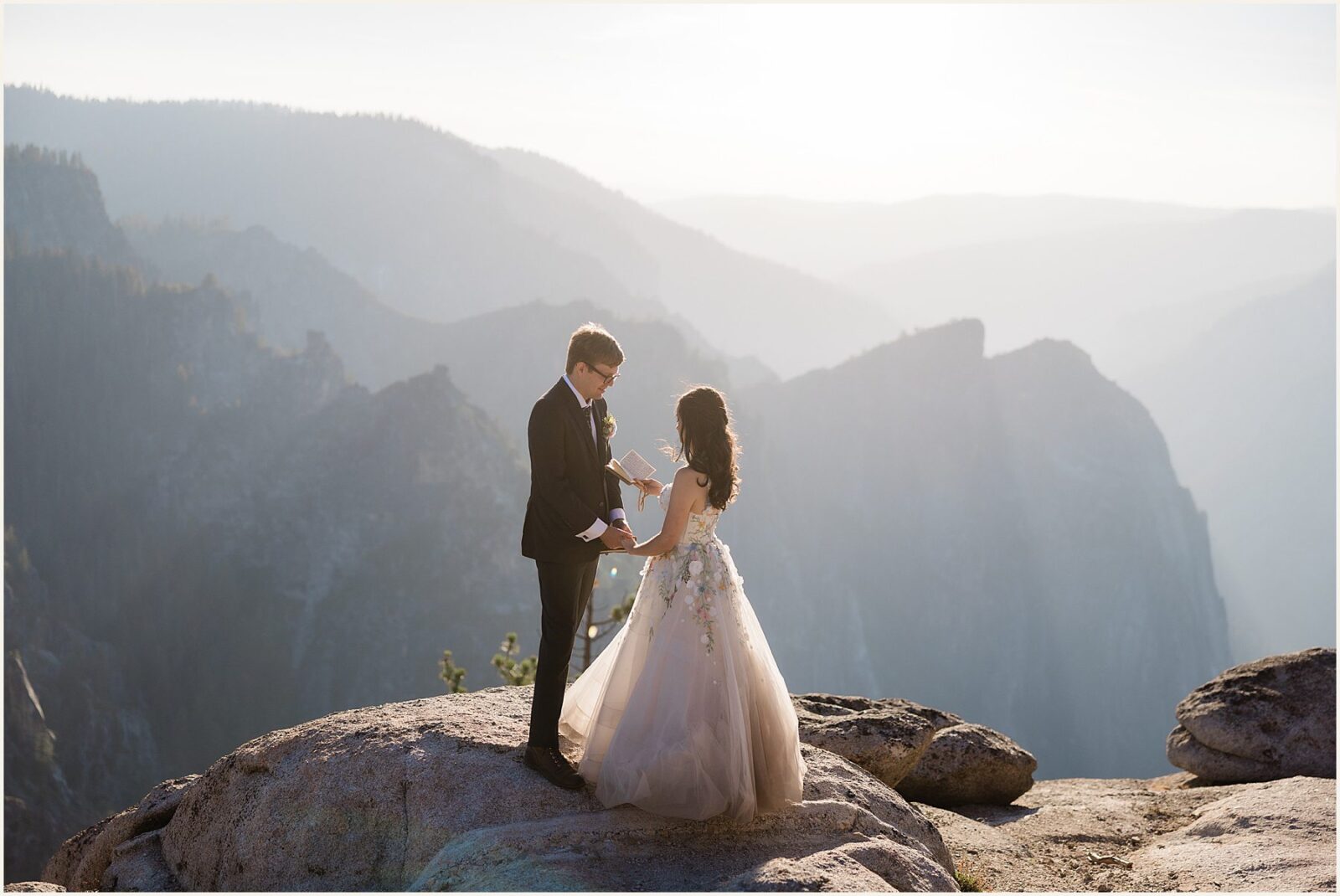 glacier-point-elopement_kat-and-ryan_0013-1600x1070 Glacier Point Elopement In Yosemite With Family