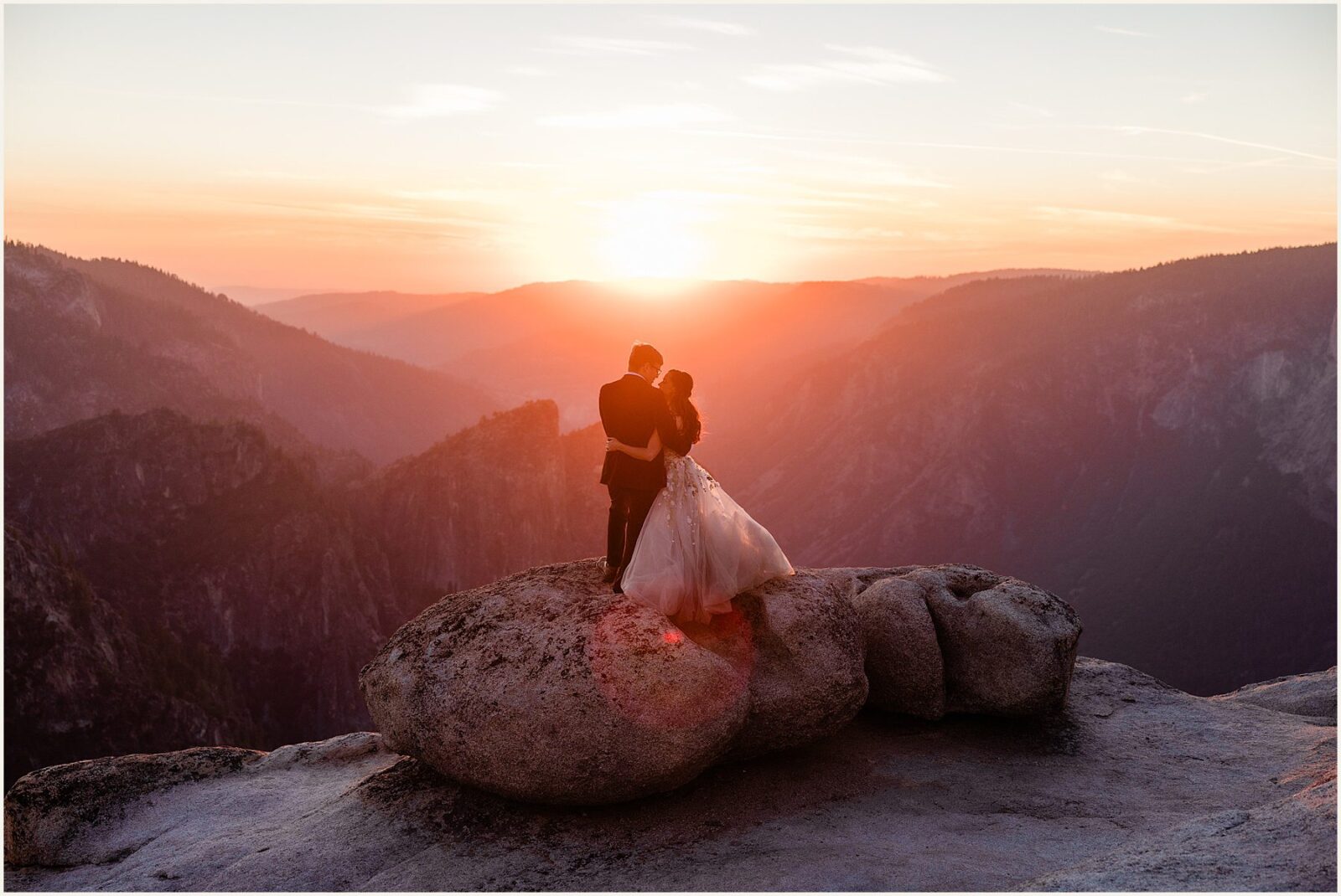 glacier-point-elopement_kat-and-ryan_0013-1600x1070 Glacier Point Elopement In Yosemite With Family